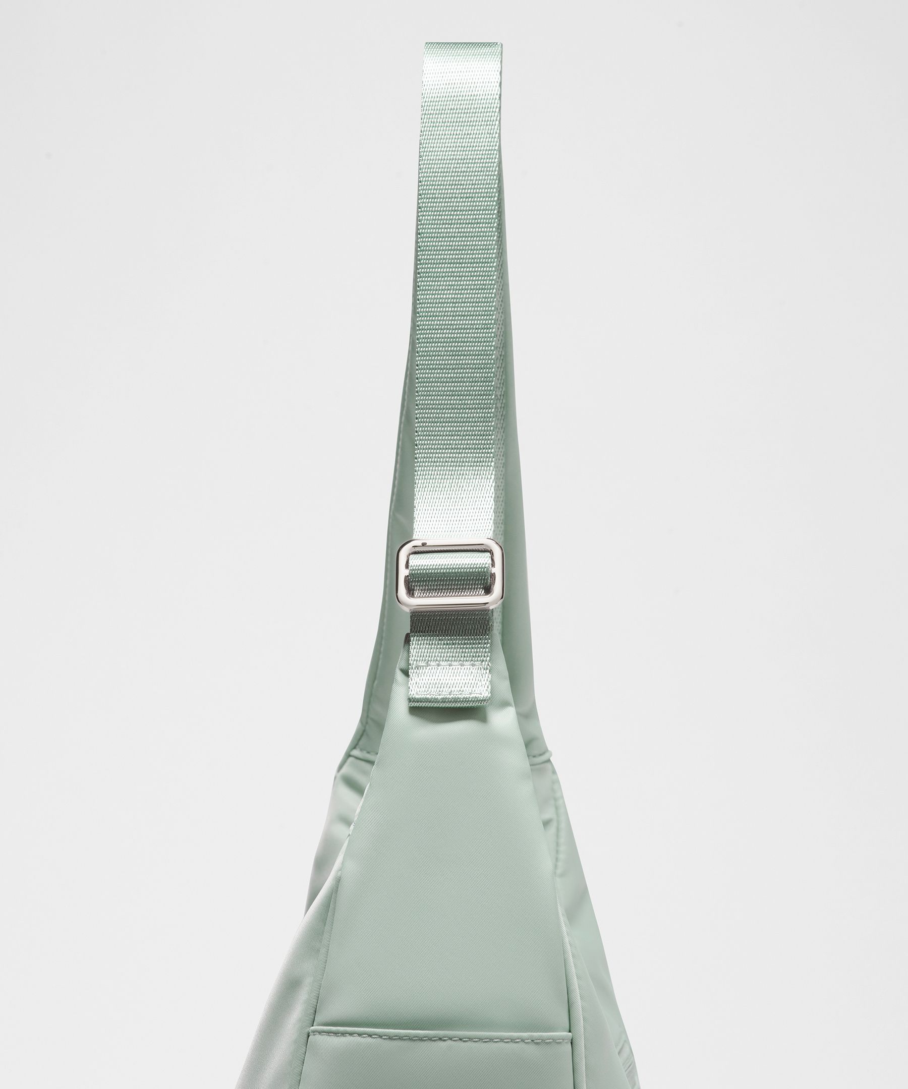City Essentials Shoulder Bag 4L