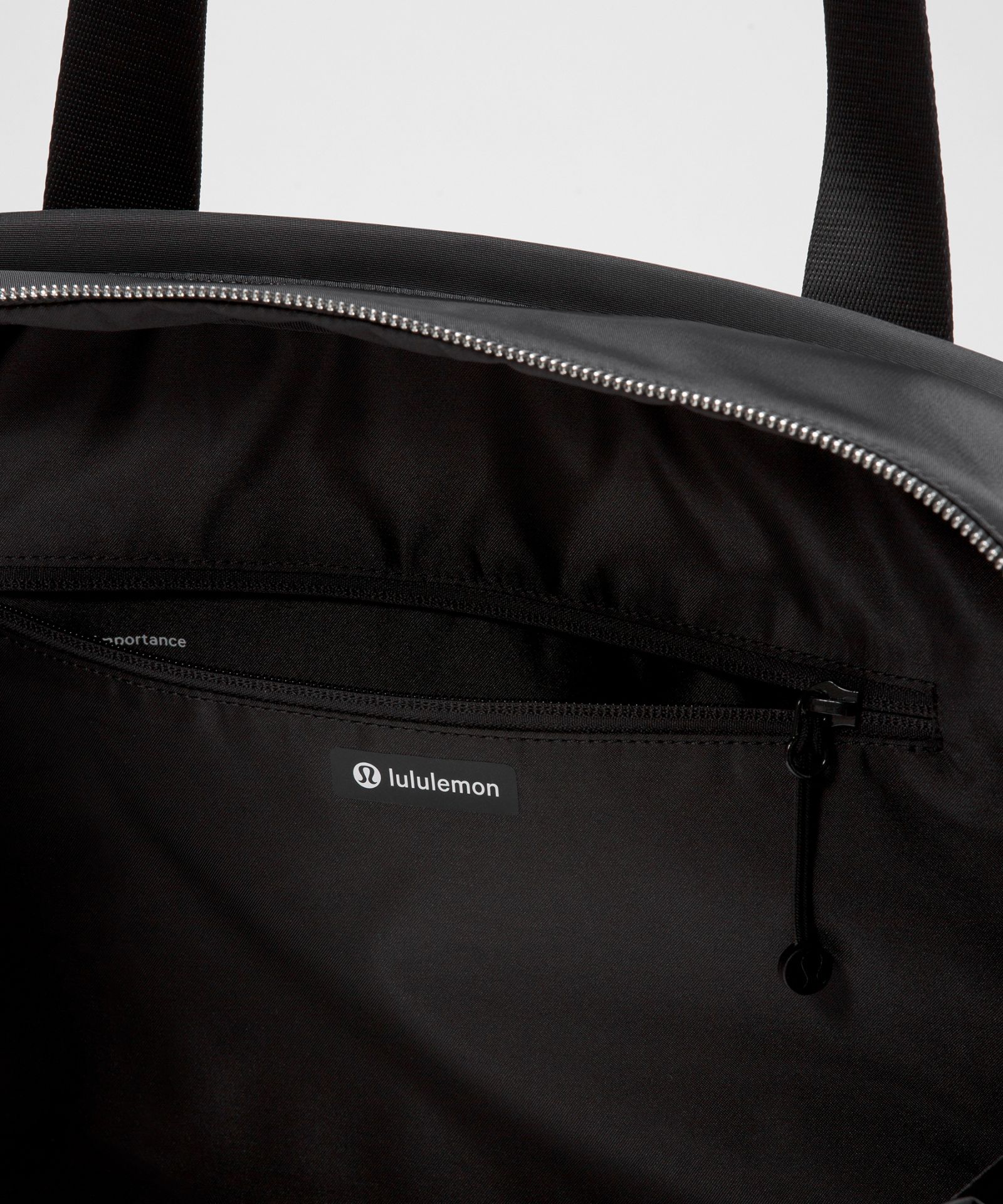 Сумка-дафл Lululemon City Essentials объёмом 28 л — фото 4