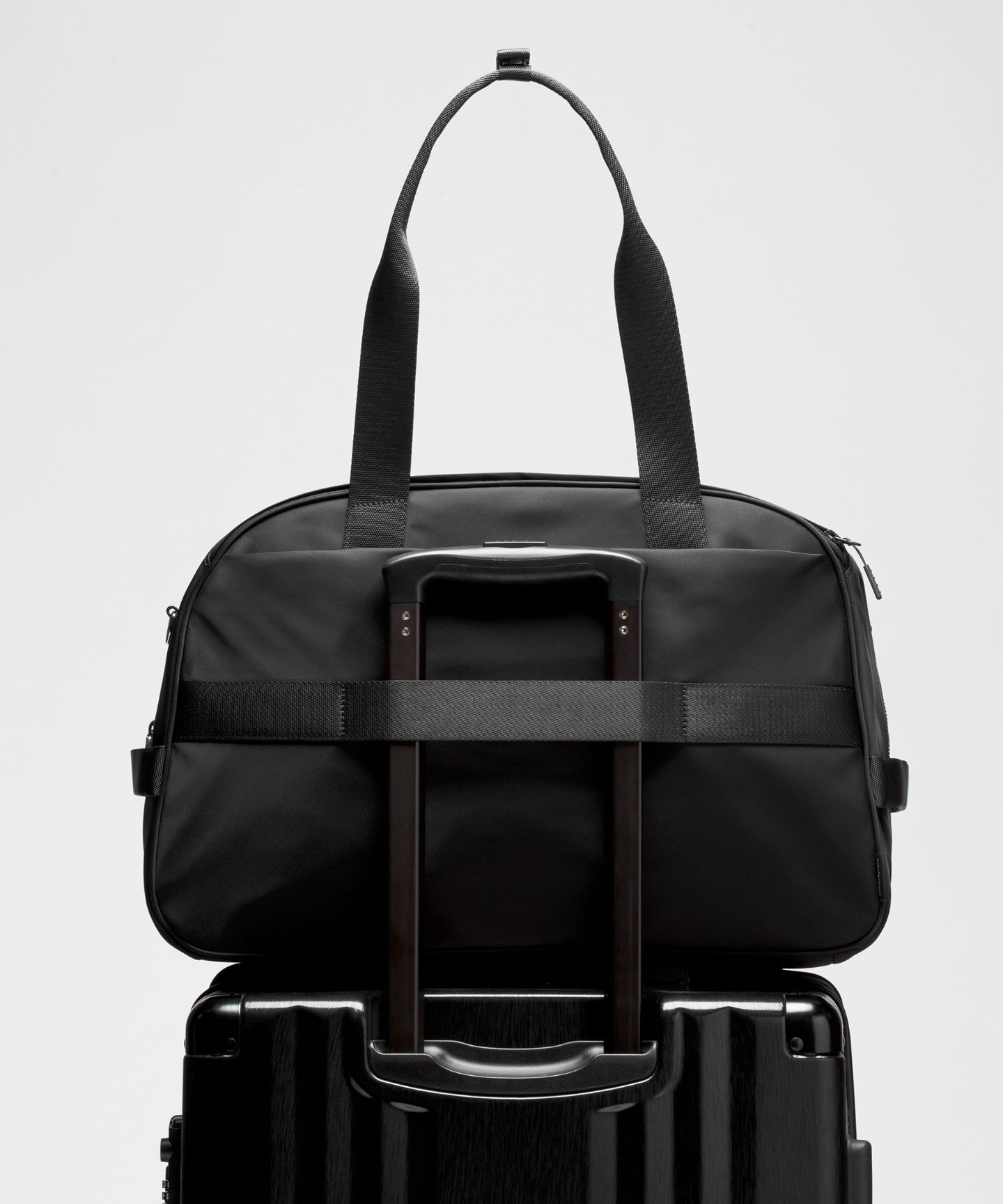 Сумка-дафл Lululemon City Essentials объёмом 28 л, цвет: Чёрный — фото 7