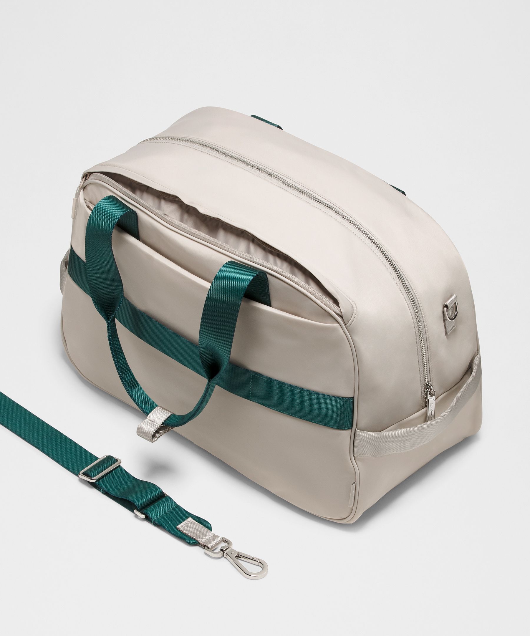 City Essentials Duffle Bag 28L | Bags | Lululemon FR