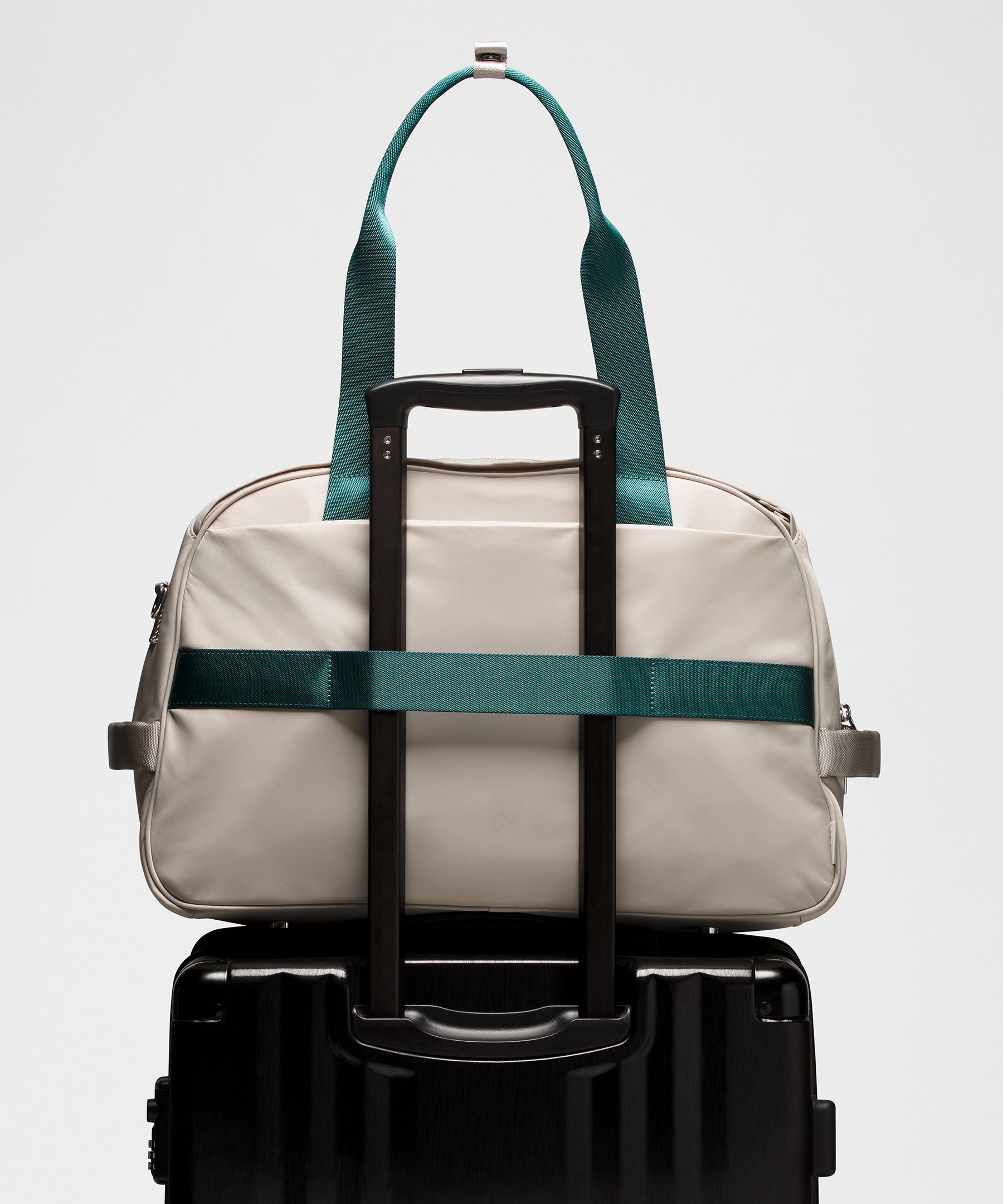 City Essentials Duffle Bag 28L | Bags | Lululemon FR