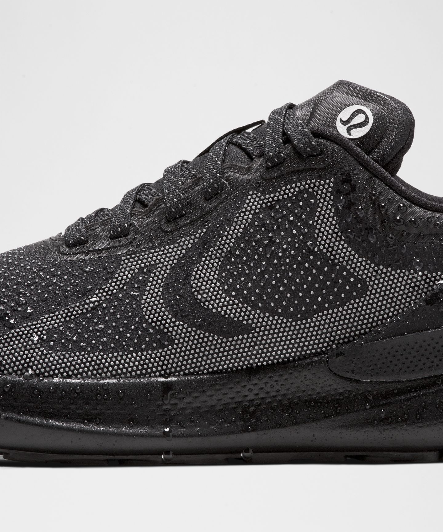 Обувь Lululemon Women's Beyondfeel Waterproof Running Shoe, цвет: Чёрный / Белый — фото 10