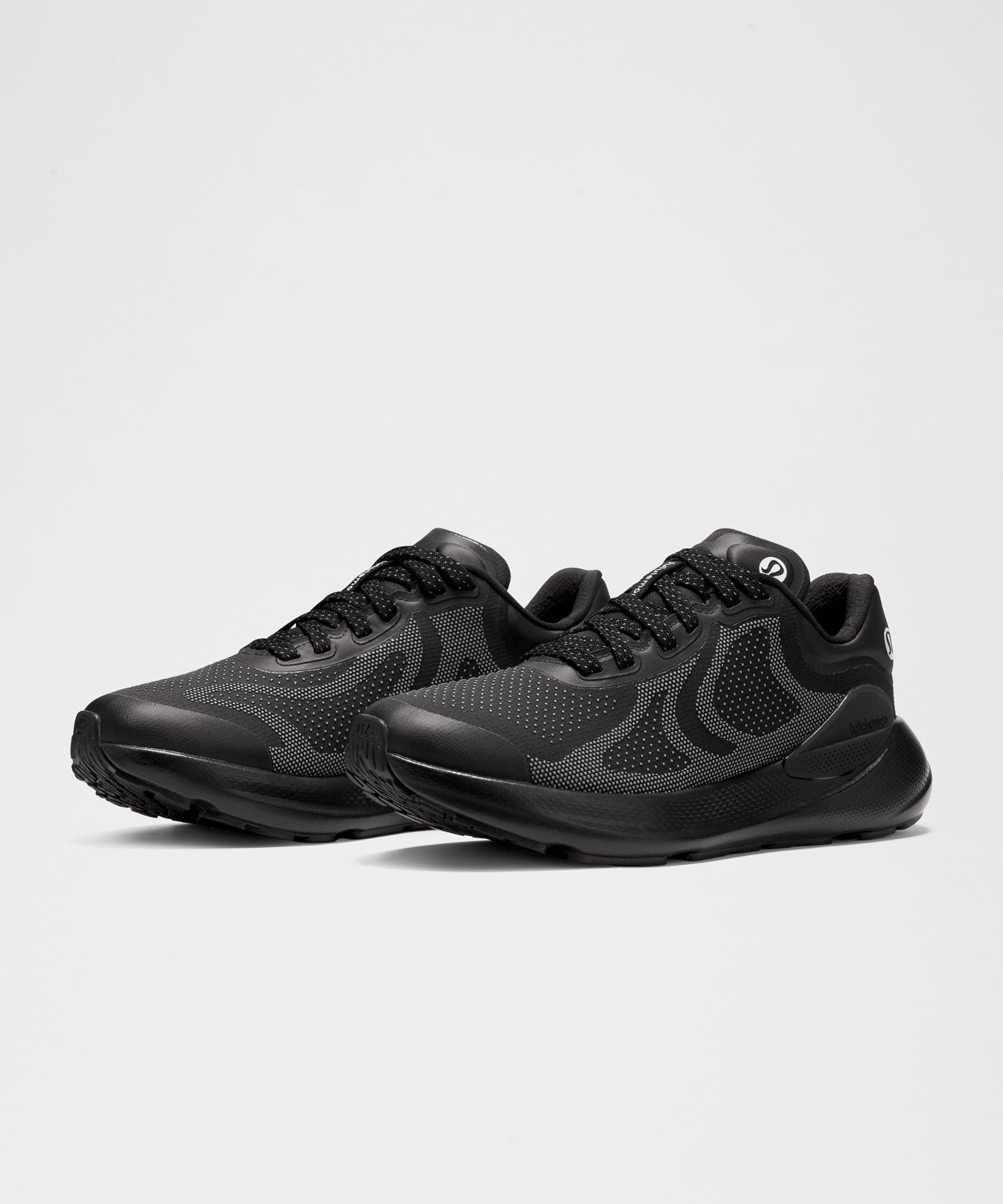 Обувь Lululemon Women's Beyondfeel Waterproof Running Shoe, цвет: Чёрный / Белый — фото 1