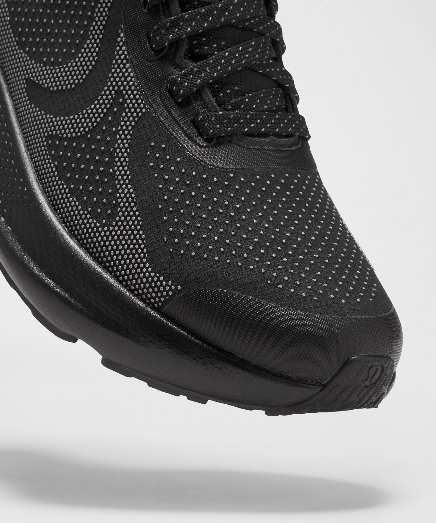 Обувь Lululemon Women's Beyondfeel Waterproof Running Shoe, цвет: Чёрный / Белый — фото 8