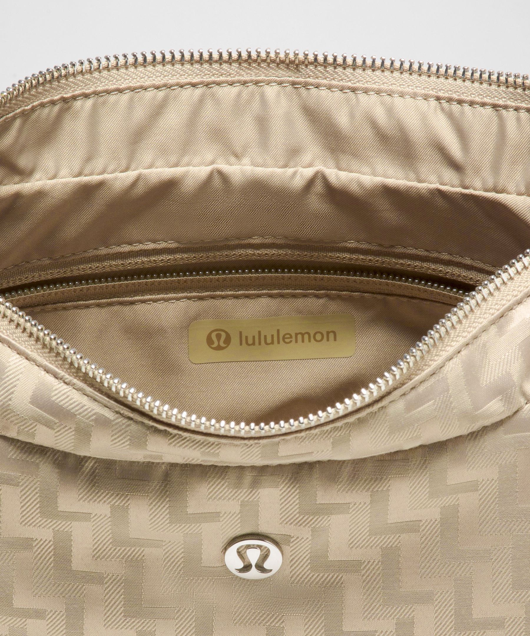 Lululemon City Essentials Shoulder Bag 4l