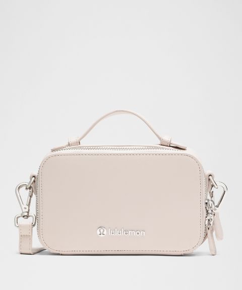 Сумки Lululemon Leather Alternative Camera Crossbody