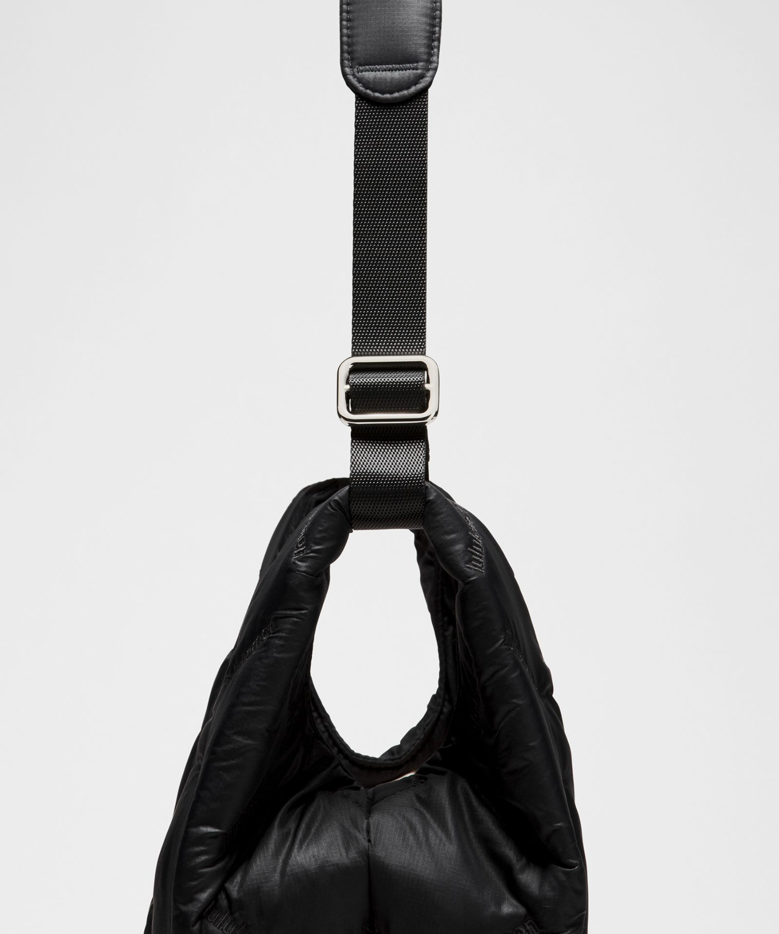 Сумка на плечо Lululemon Quilty Pleasures Mini, 5 л — фото 4