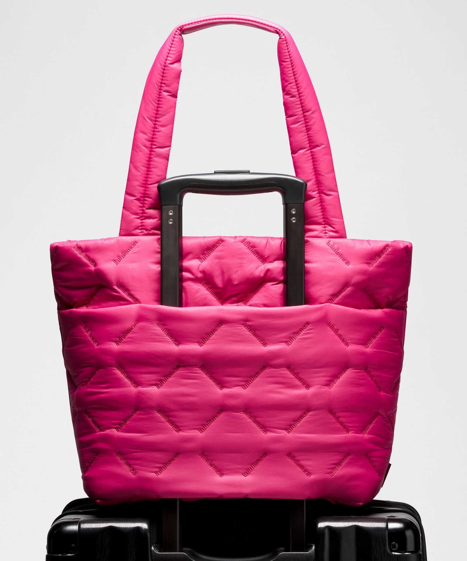 Сумка-шопер Lululemon Quilty Pleasures Medium объёмом 12 л — фото 6