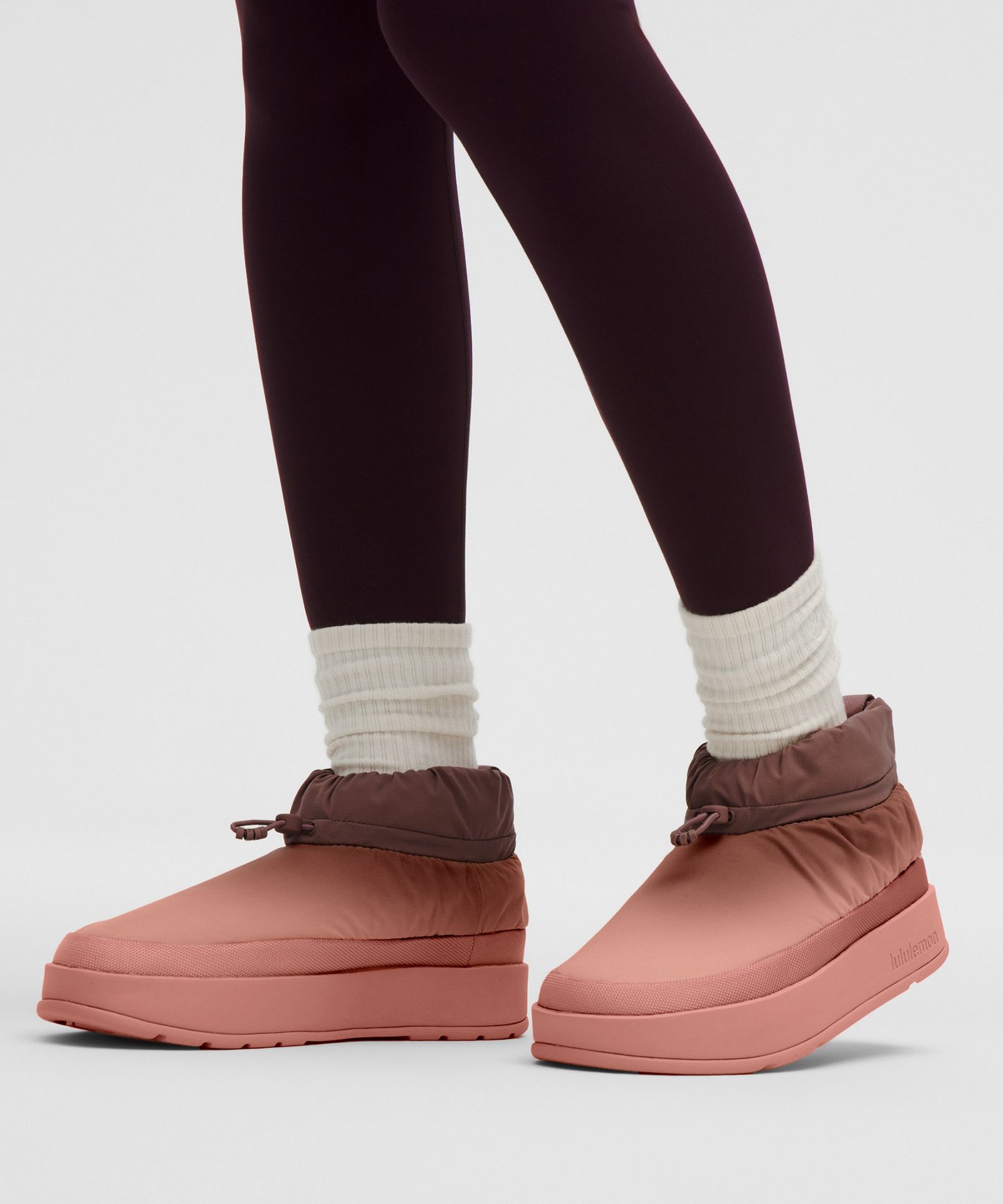 Женские ботинки Lululemon Women's Wunder Puff Mini Boot — фото 2