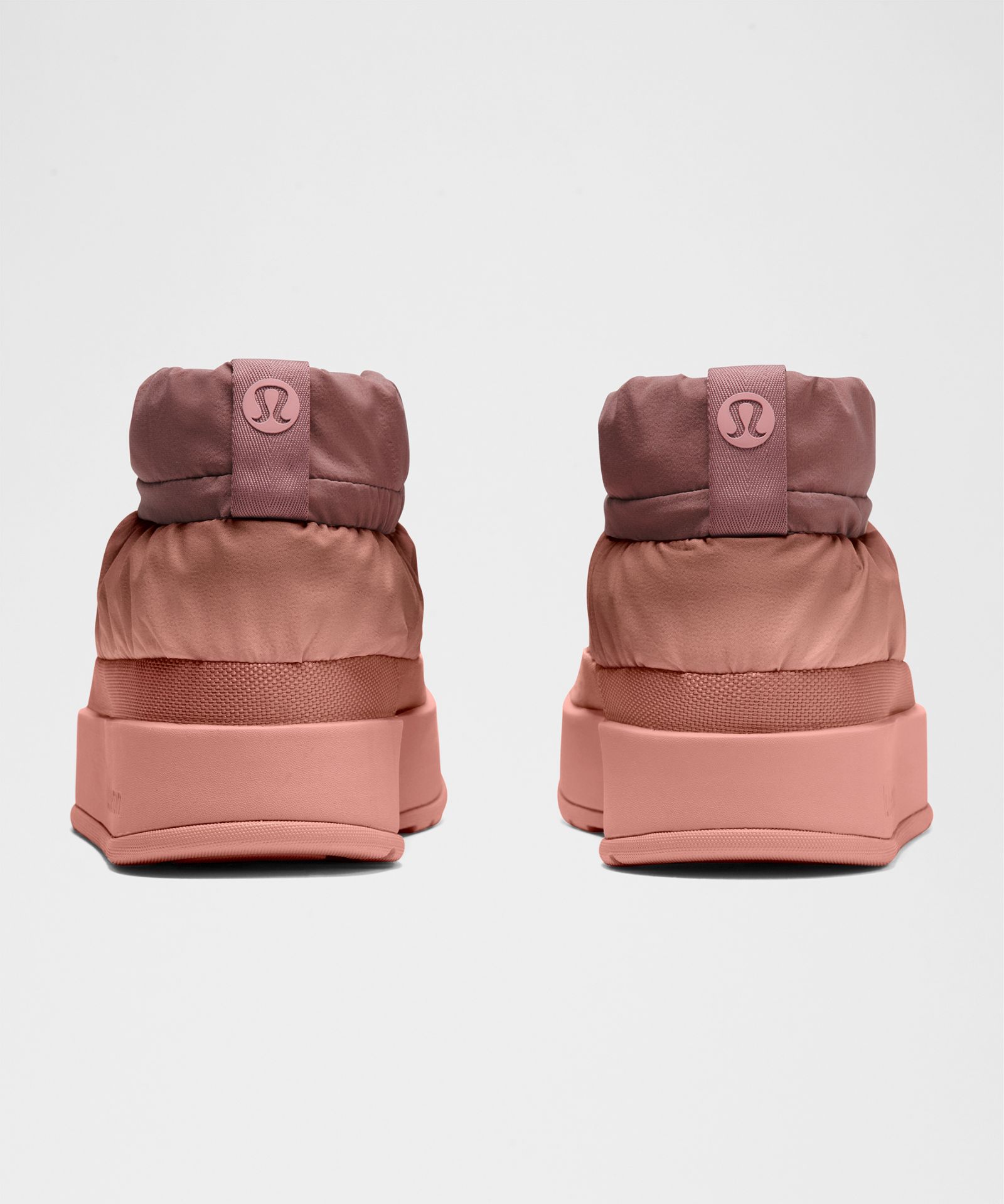 Женские ботинки Lululemon Women's Wunder Puff Mini Boot — фото 6