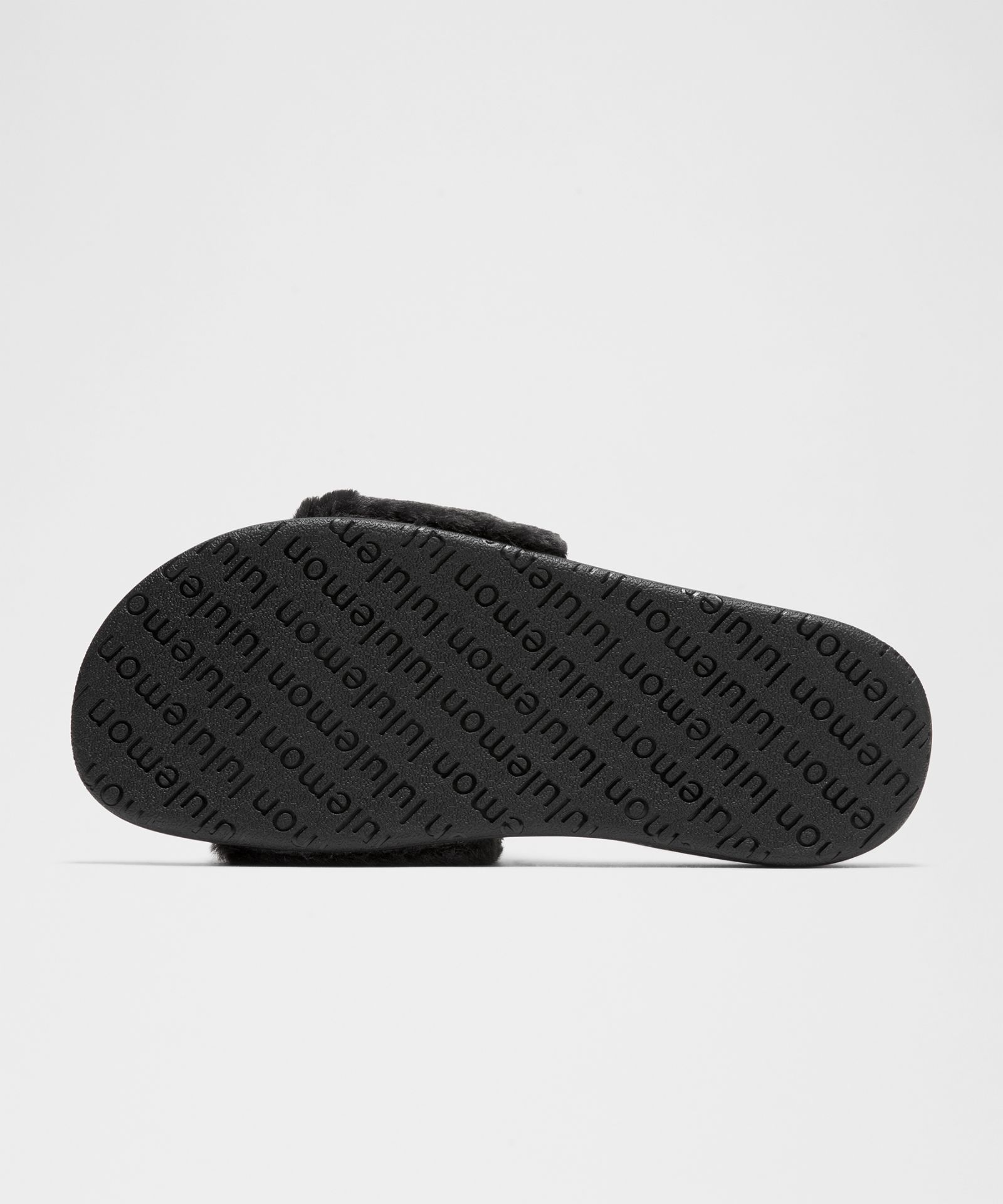 Женские сандалии Lululemon Women's Restfeel Faux Fur Slide — фото 6
