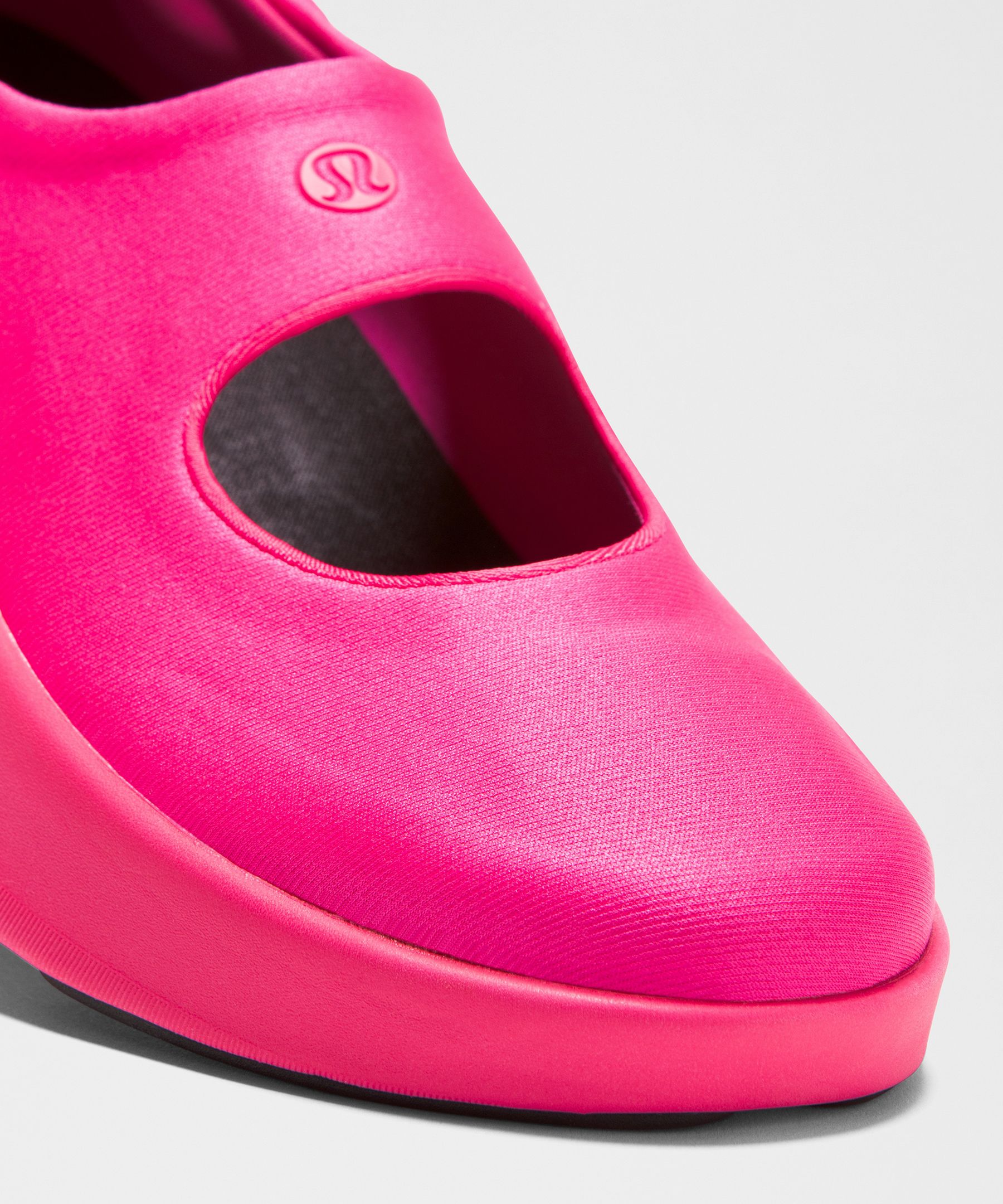 Women's Mary Train Sneaker