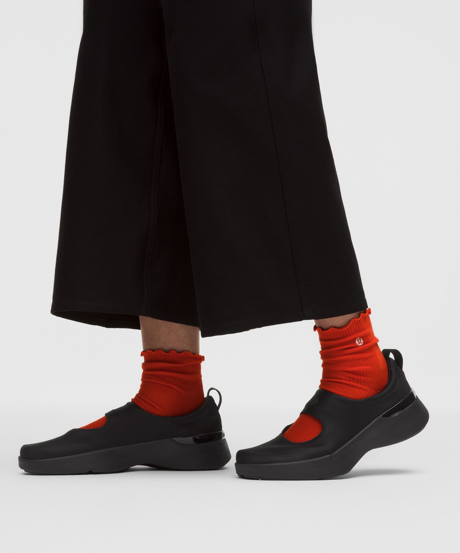 Женские кроссовки Lululemon Women's Mary Train Sneaker — фото 2