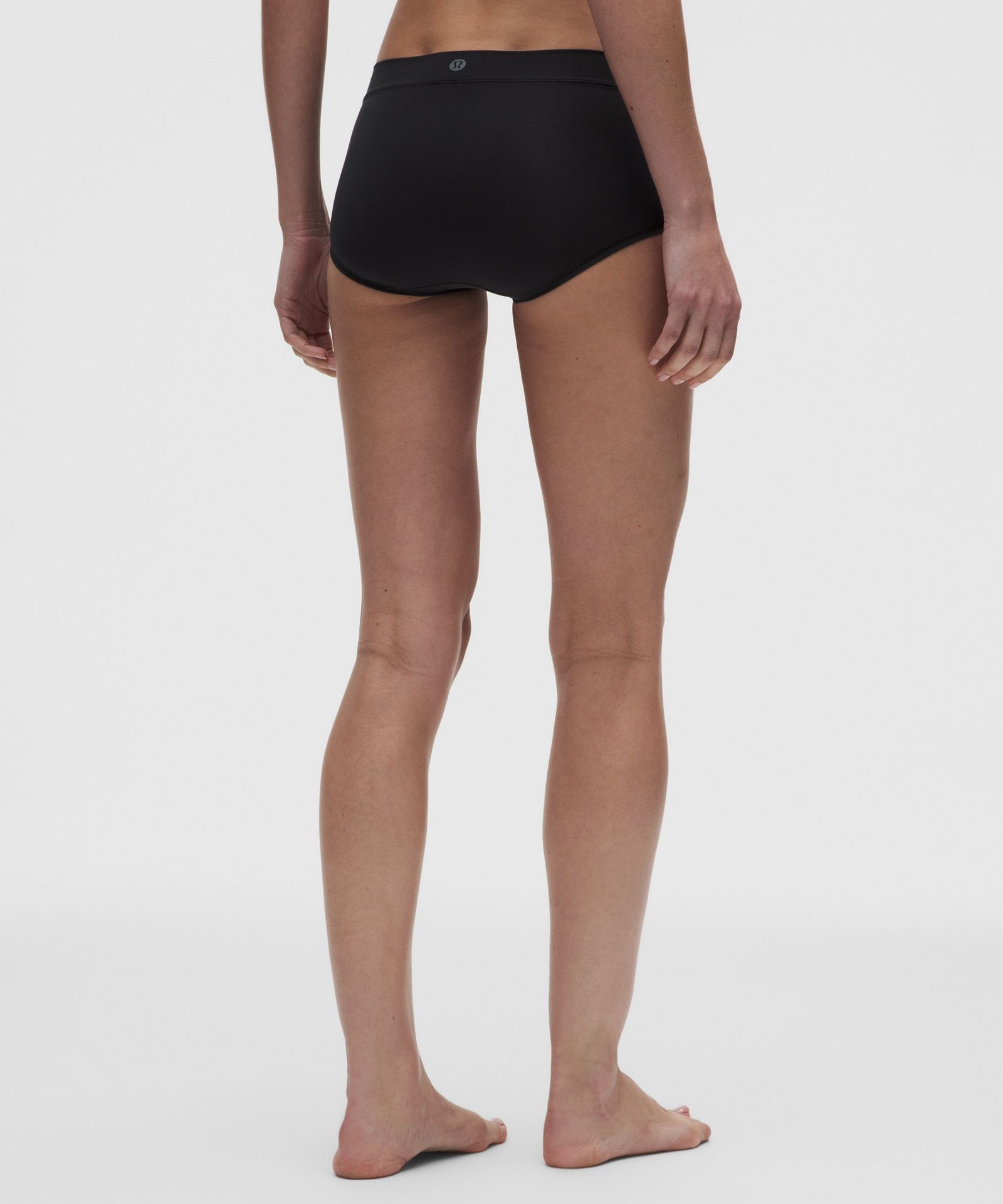 Женские трусы Lululemon UnderEase Mid-Rise Boyshort — фото 2