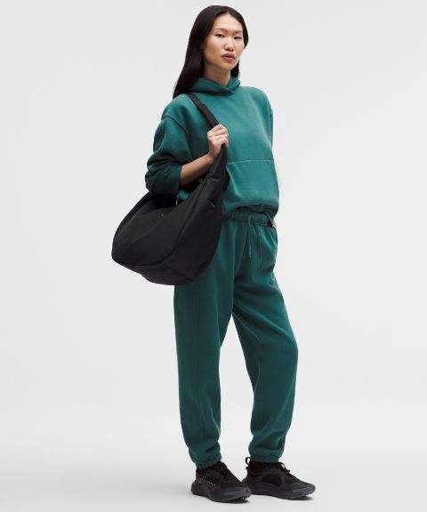 Сумка на плечо Lululemon City Essentials оверсайз объёмом 18 л
