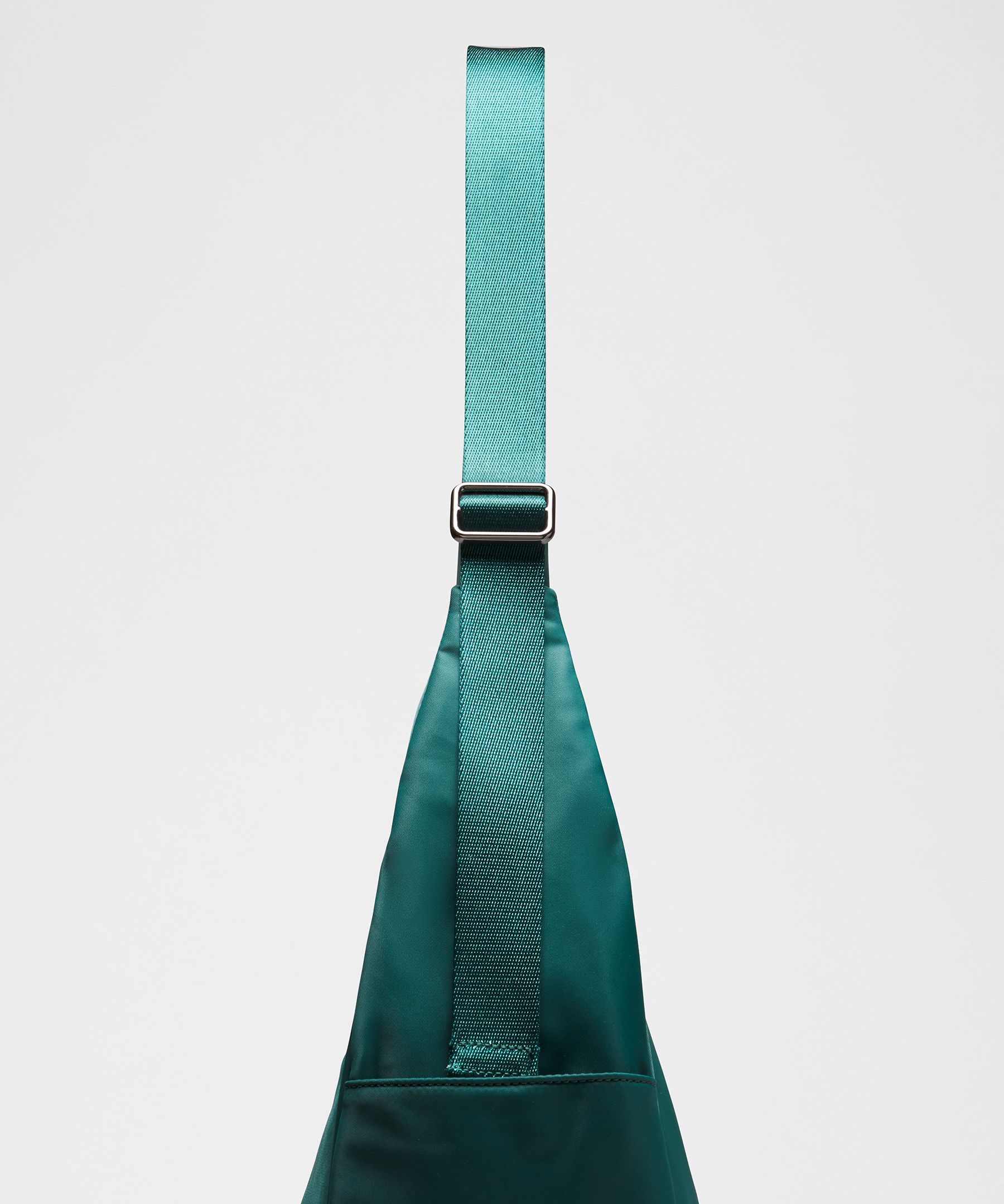 City Essentials Oversized Shoulder Bag 18L