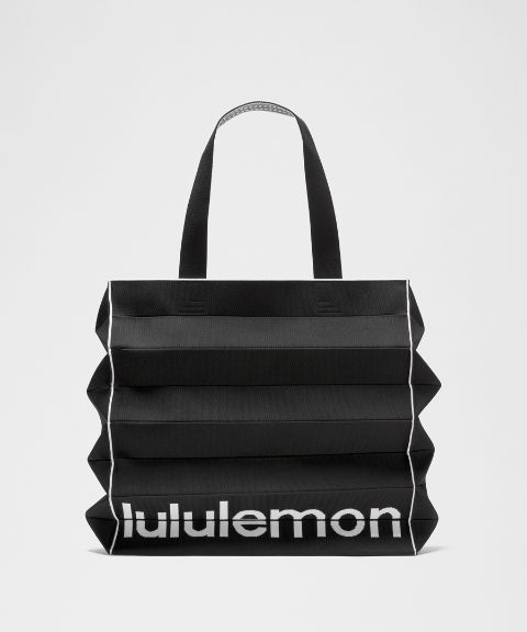 Сумка-шопер Lululemon Fold It Hold It объёмом 22 л