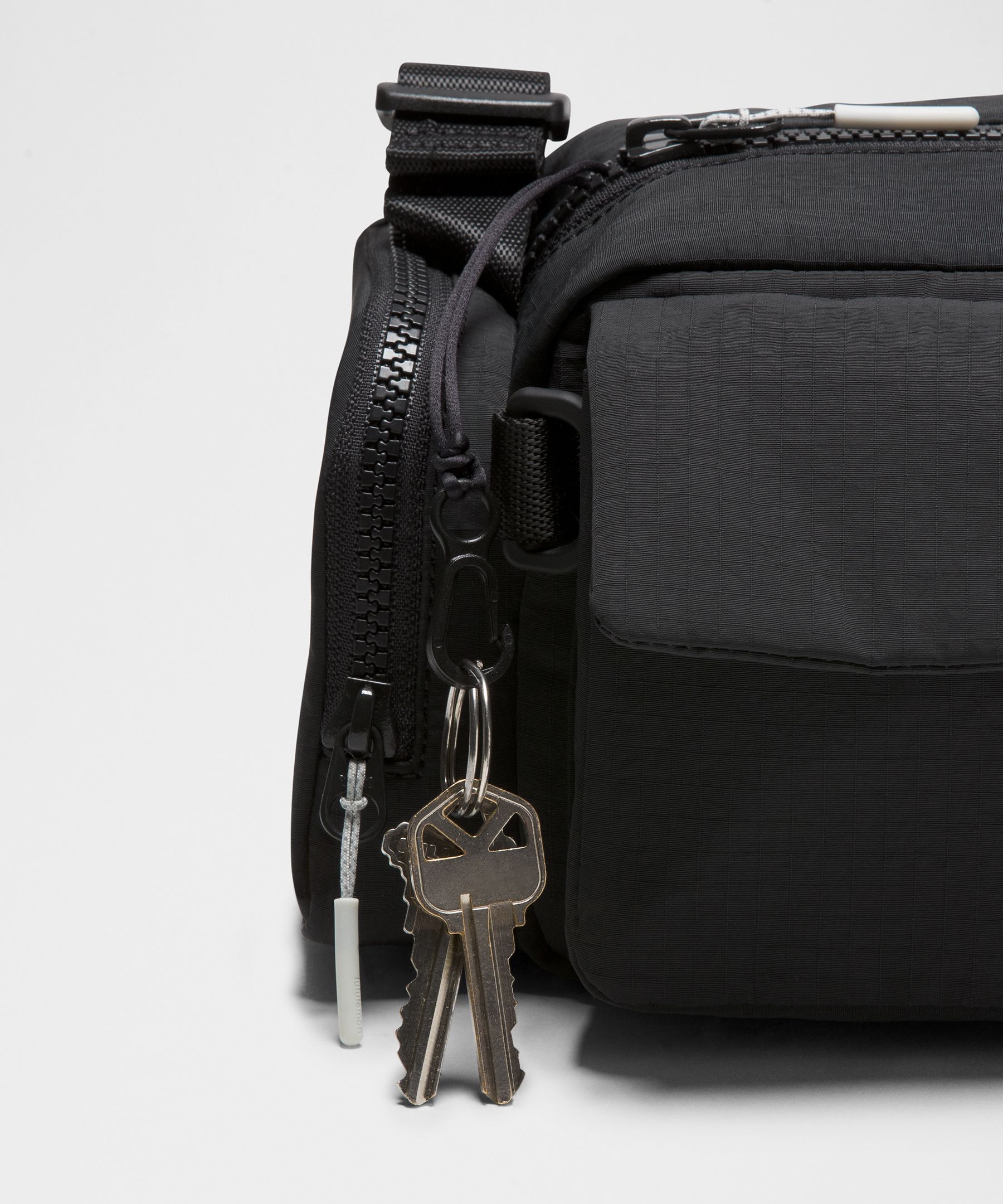 Multi-Pocket Shoulder Bag 3.5L