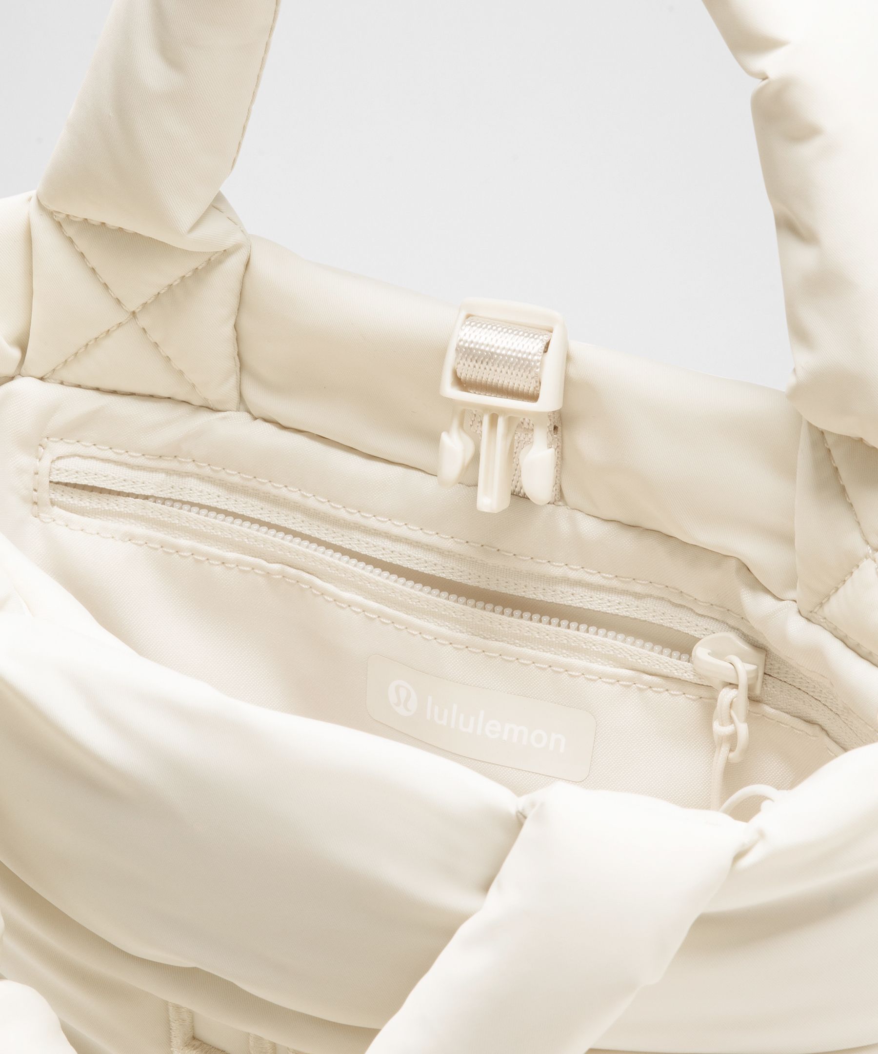 On My Level Tote Bag Small 3L *Puffy