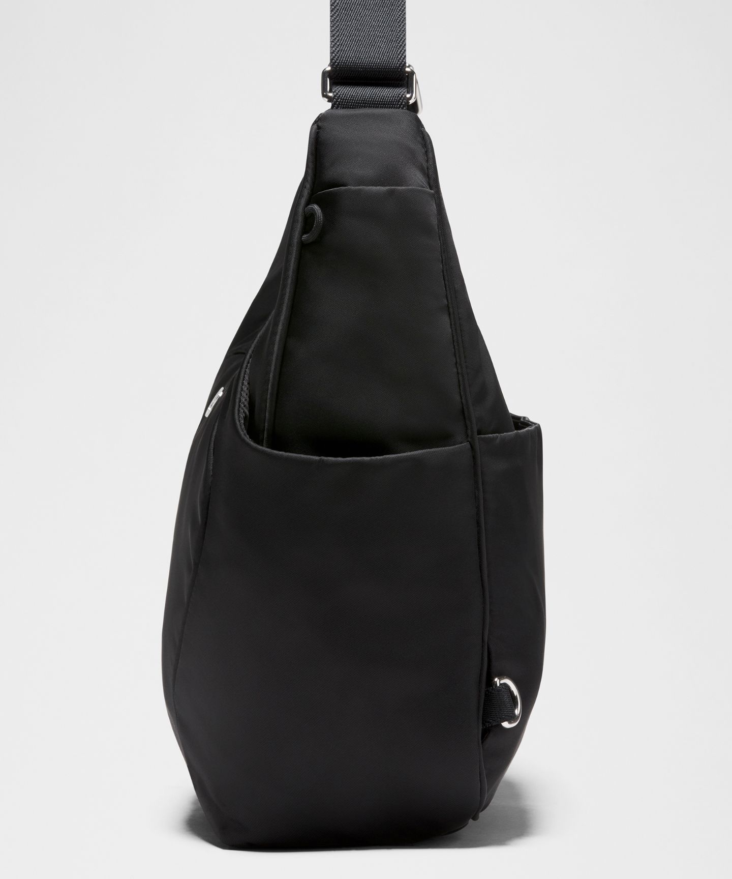 Сумка Lululemon City Essentials Convertible Shoulder 7L, цвет: Чёрный / Серебряный — фото 4