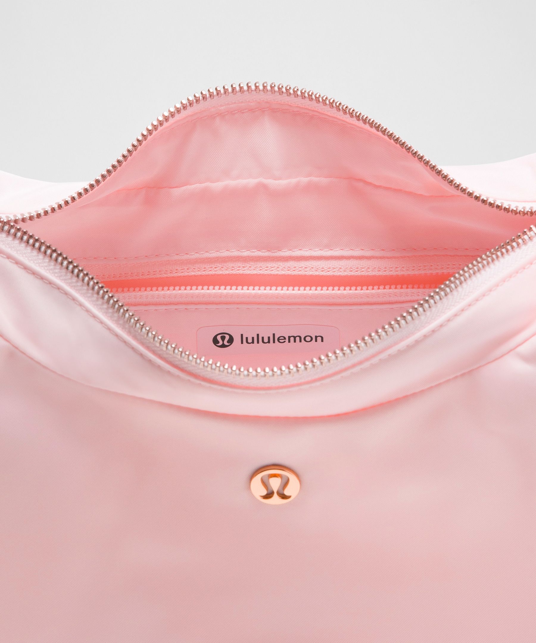 lululemon belt bag size comparison Review: Lululemon Everywhere Belt Bag 1L vs 2L