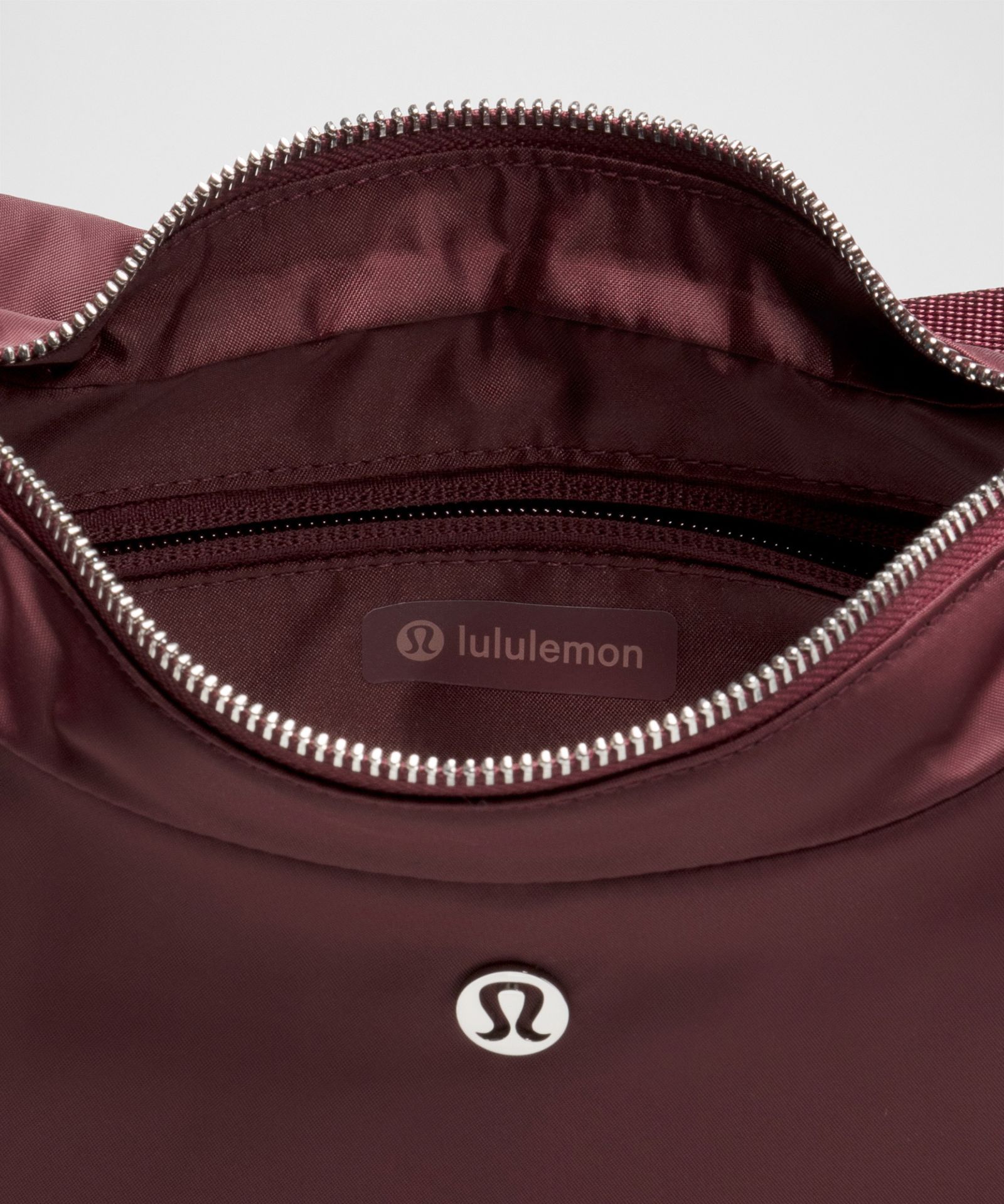 Сумка на плечо Lululemon City Essentials объёмом 4 л — фото 5
