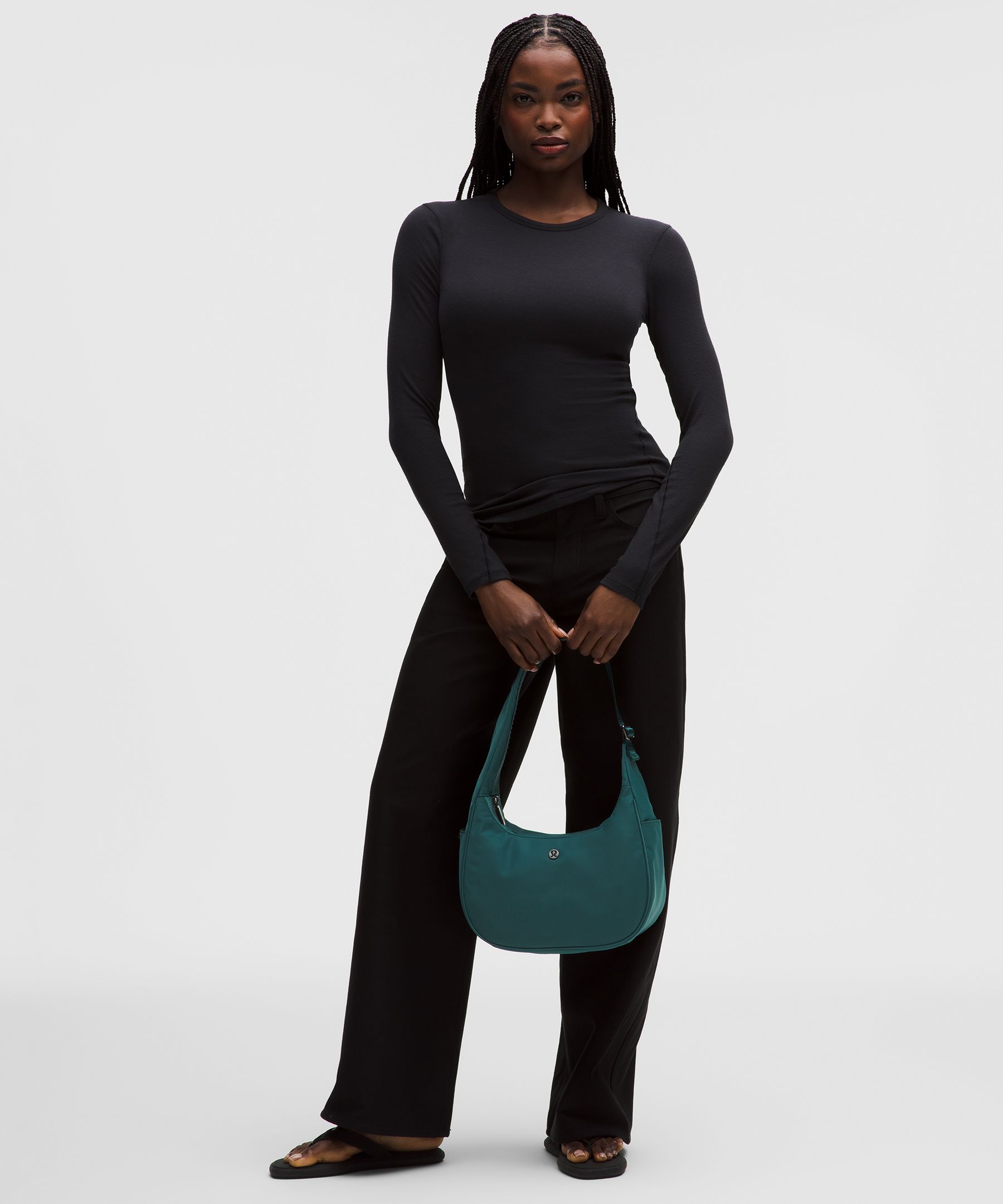 City Essentials Shoulder Bag 4L