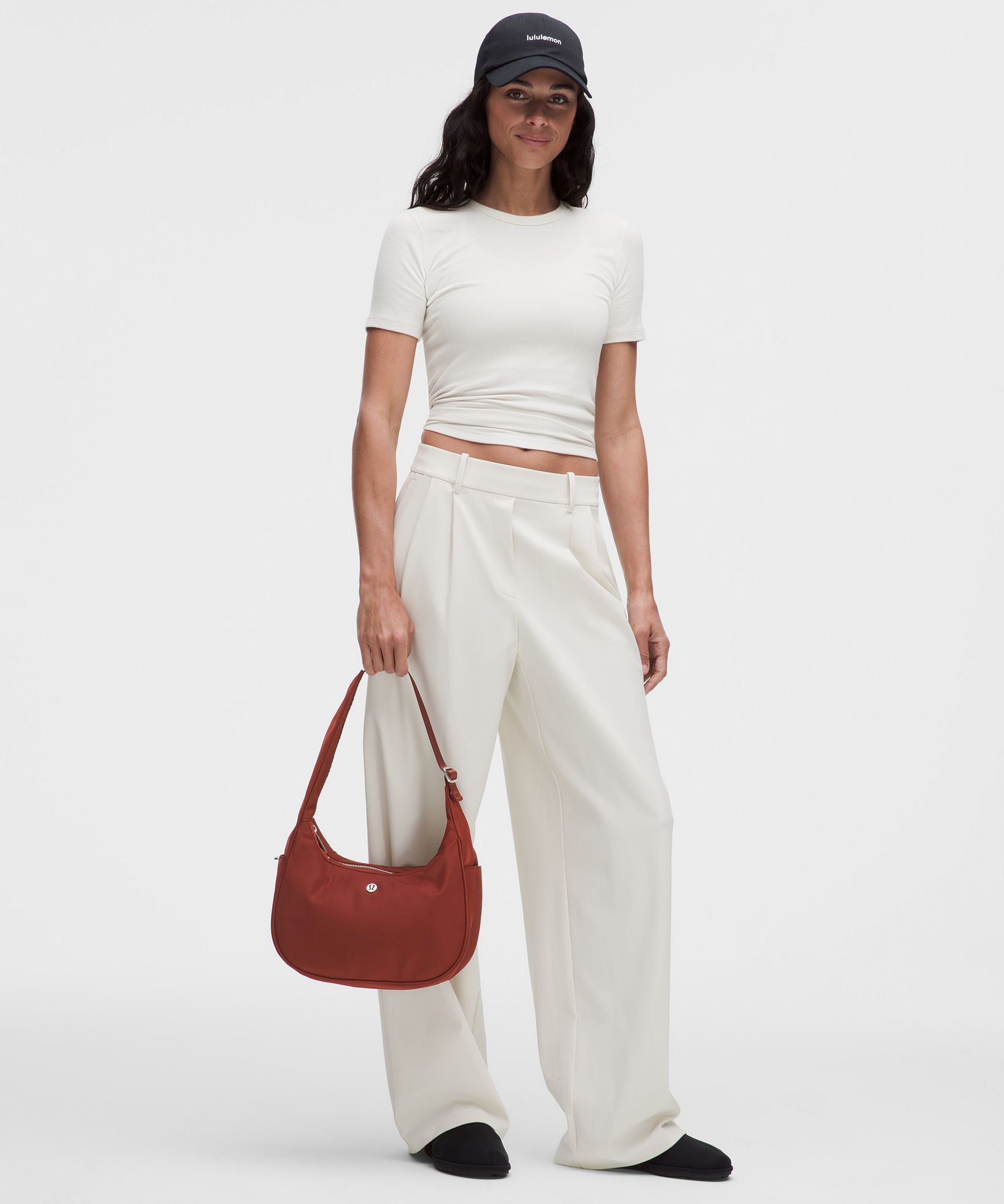 City Essentials Shoulder Bag 4L