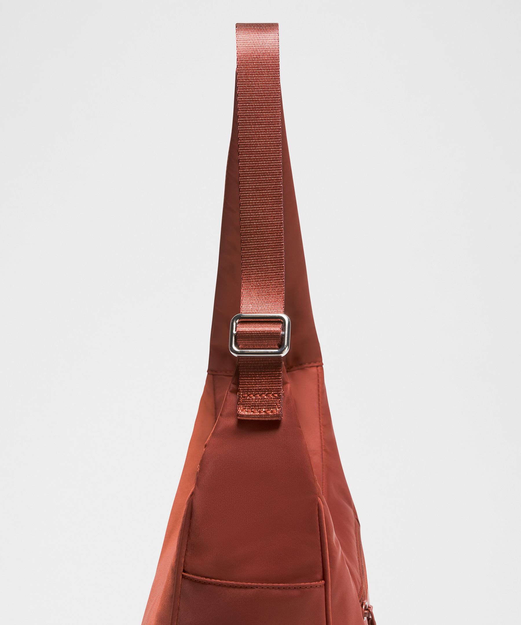 City Essentials Shoulder Bag 4L