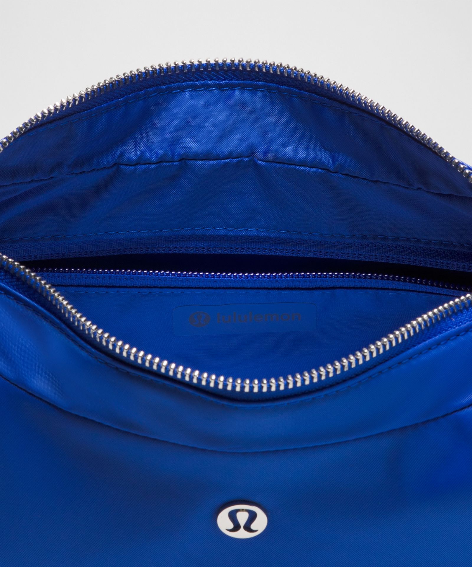 Сумка на плечо Lululemon City Essentials, 4 л — фото 5