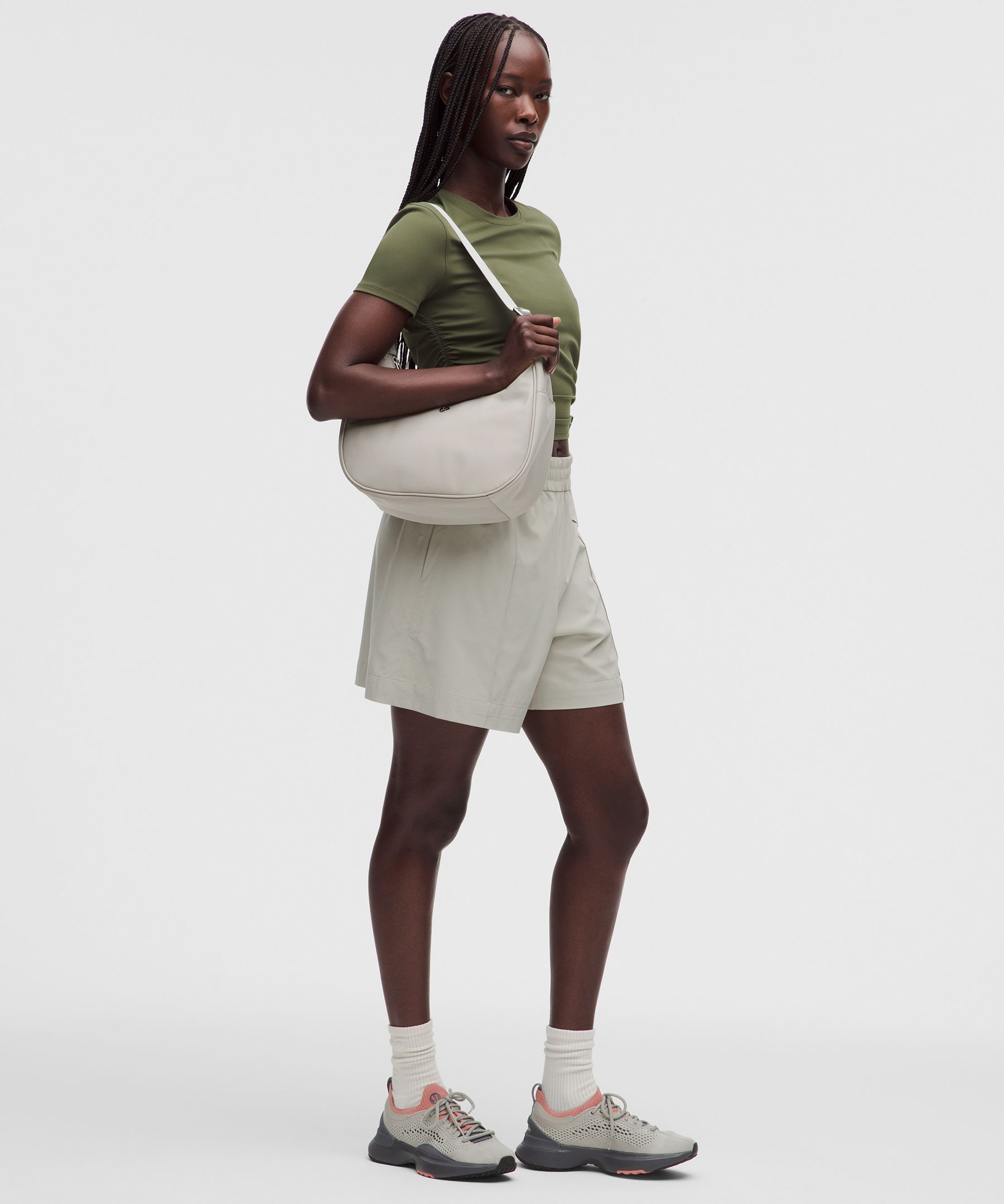 City Essentials Shoulder Bag 4L