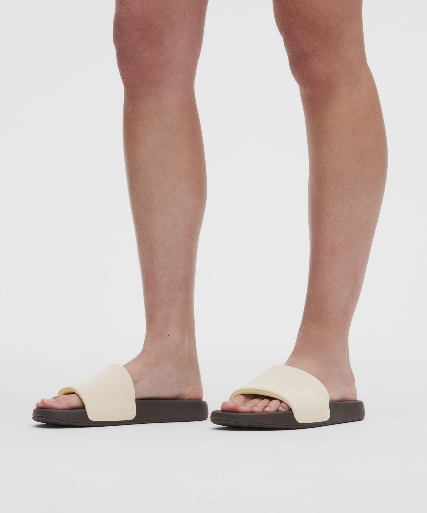 Женские сандалии Lululemon Restfeel Slide, цвет: Красное дерево — фото 2