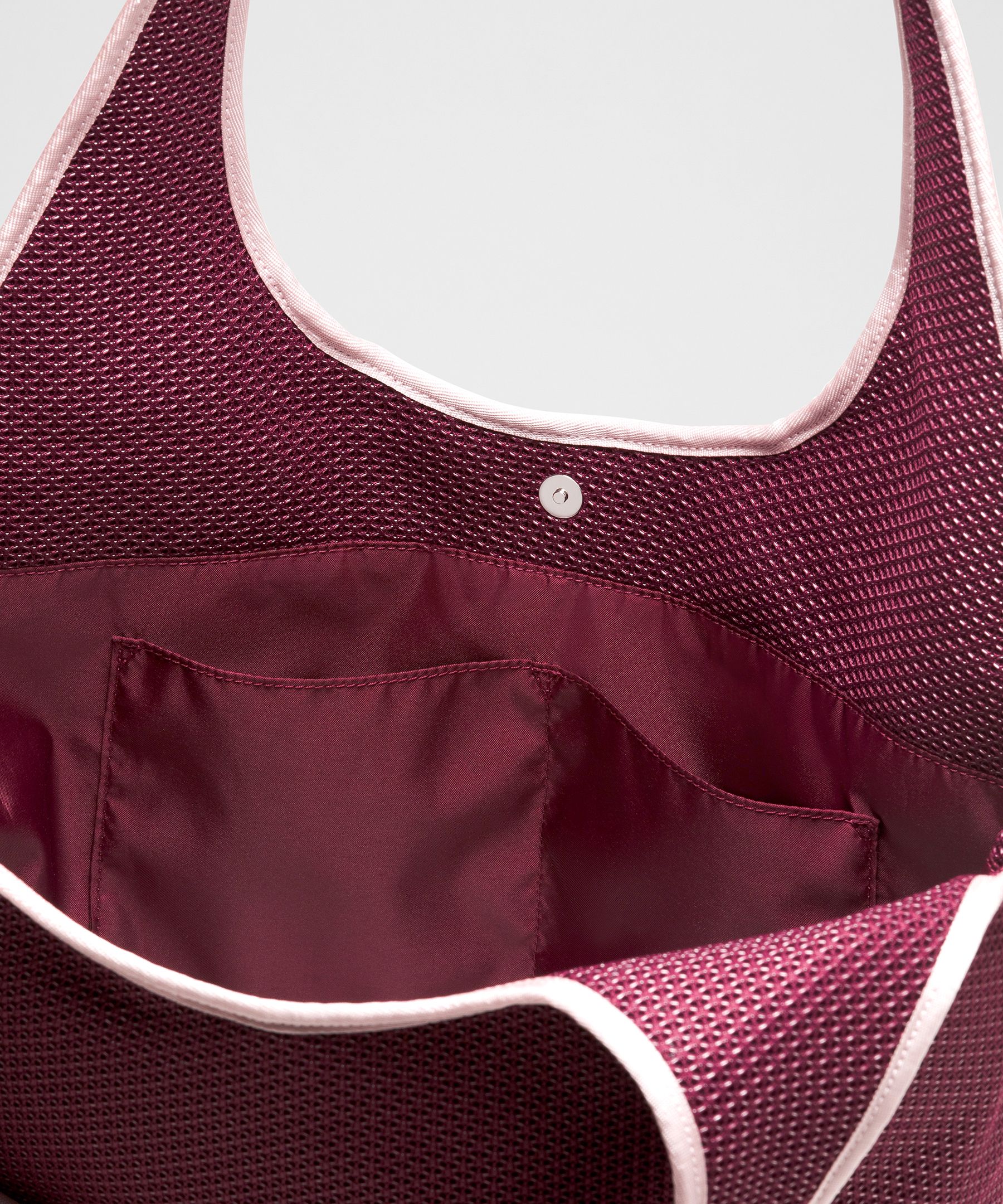 Spacer Mesh Shoulder Bag 15L