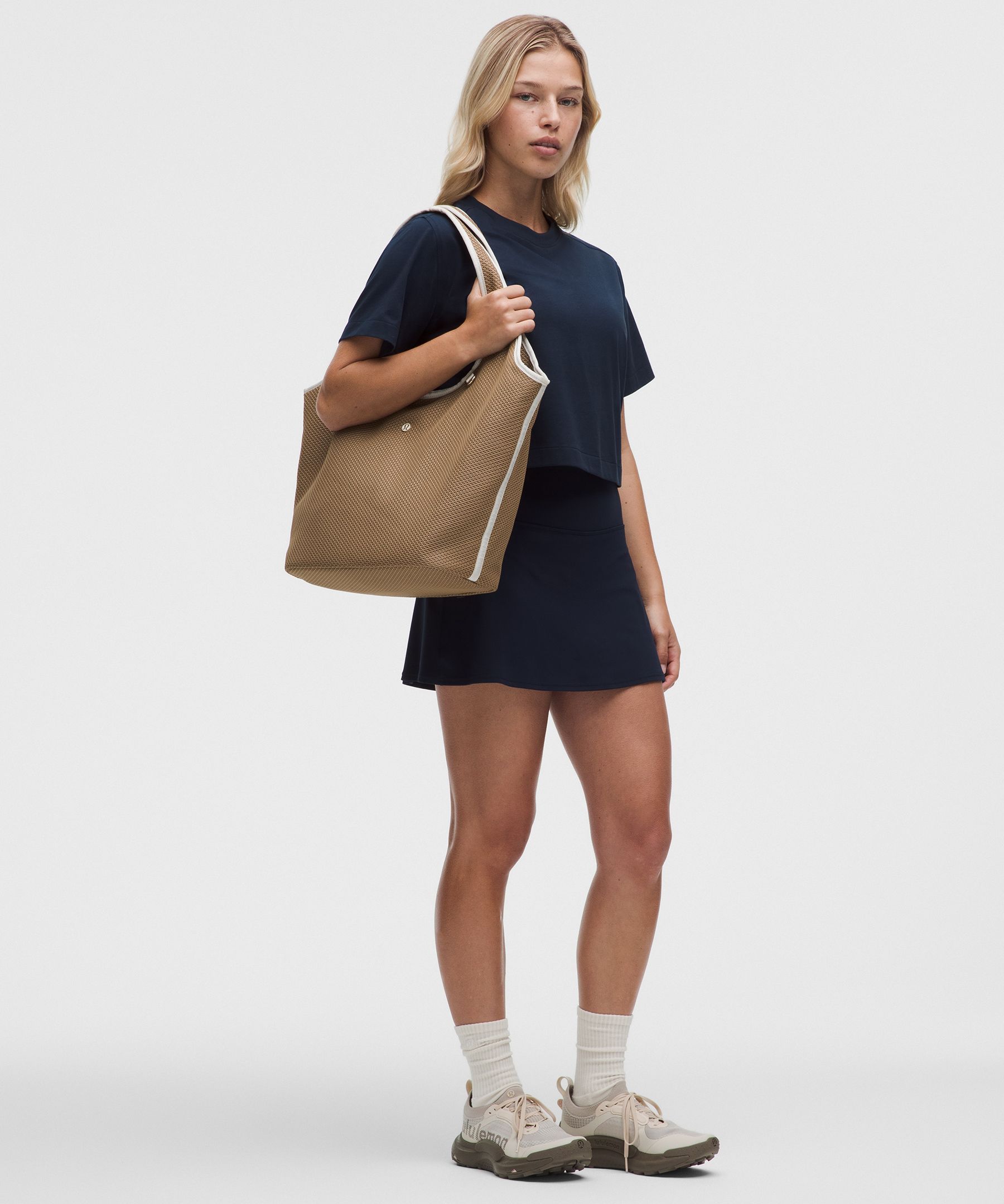 Spacer Mesh Shoulder Bag 15L