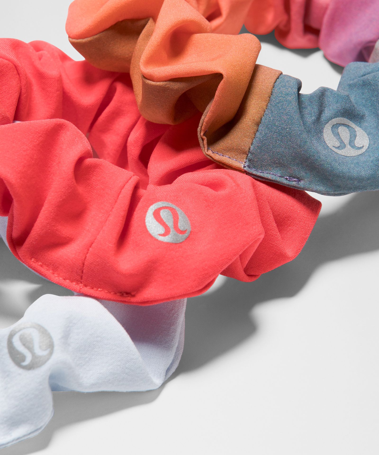 Аксессуары для волос Lululemon Uplifting Scrunchies 3 Pack *Training — фото 2