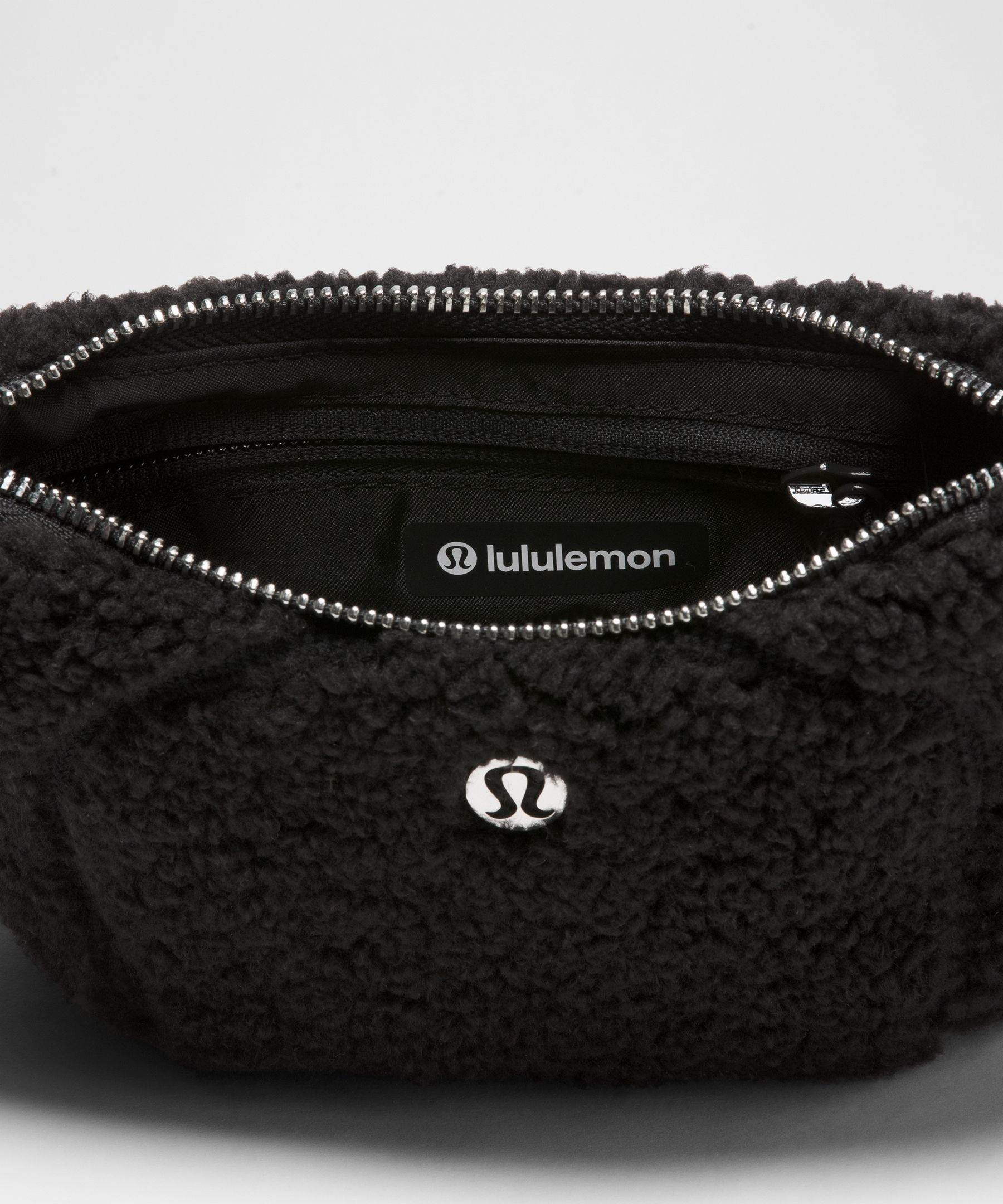City Essentials Mini Shoulder Bag 0.5L