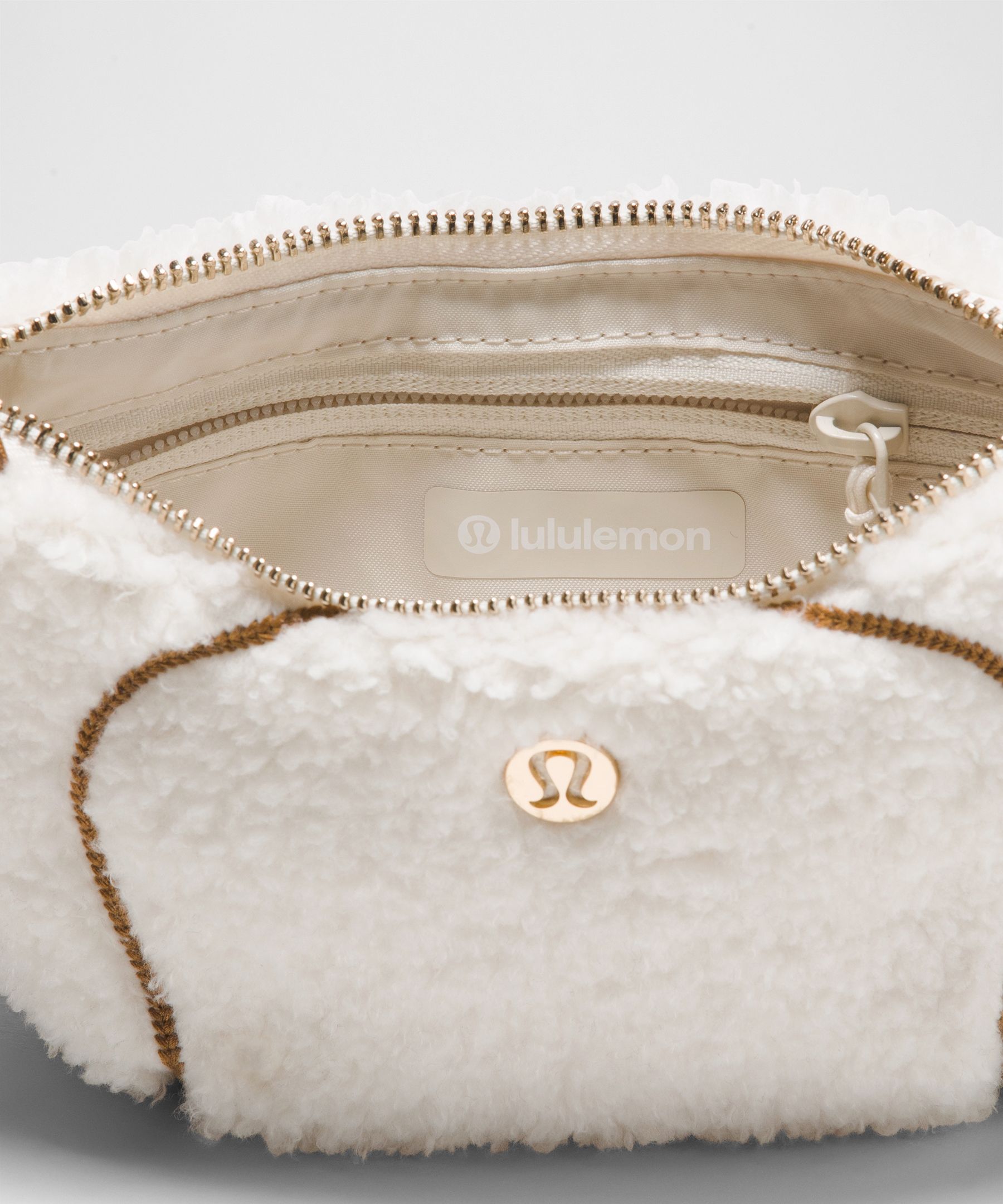 City Essentials Mini Shoulder Bag 0.5L