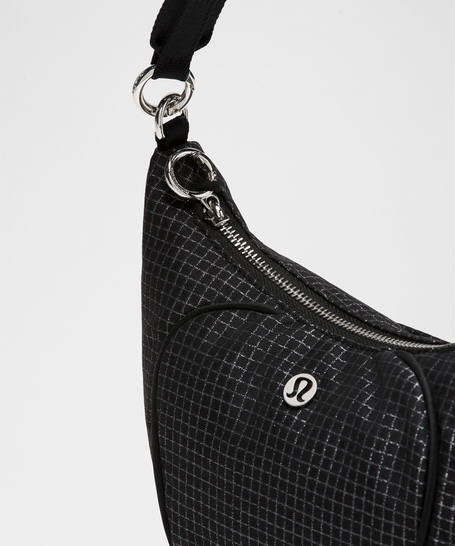 City Essentials Small Shoulder Bag 3L Evolve