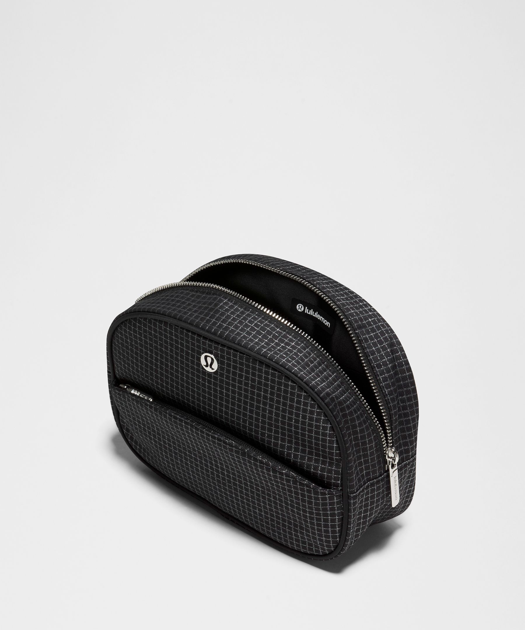 City Essentials Pouch 4L