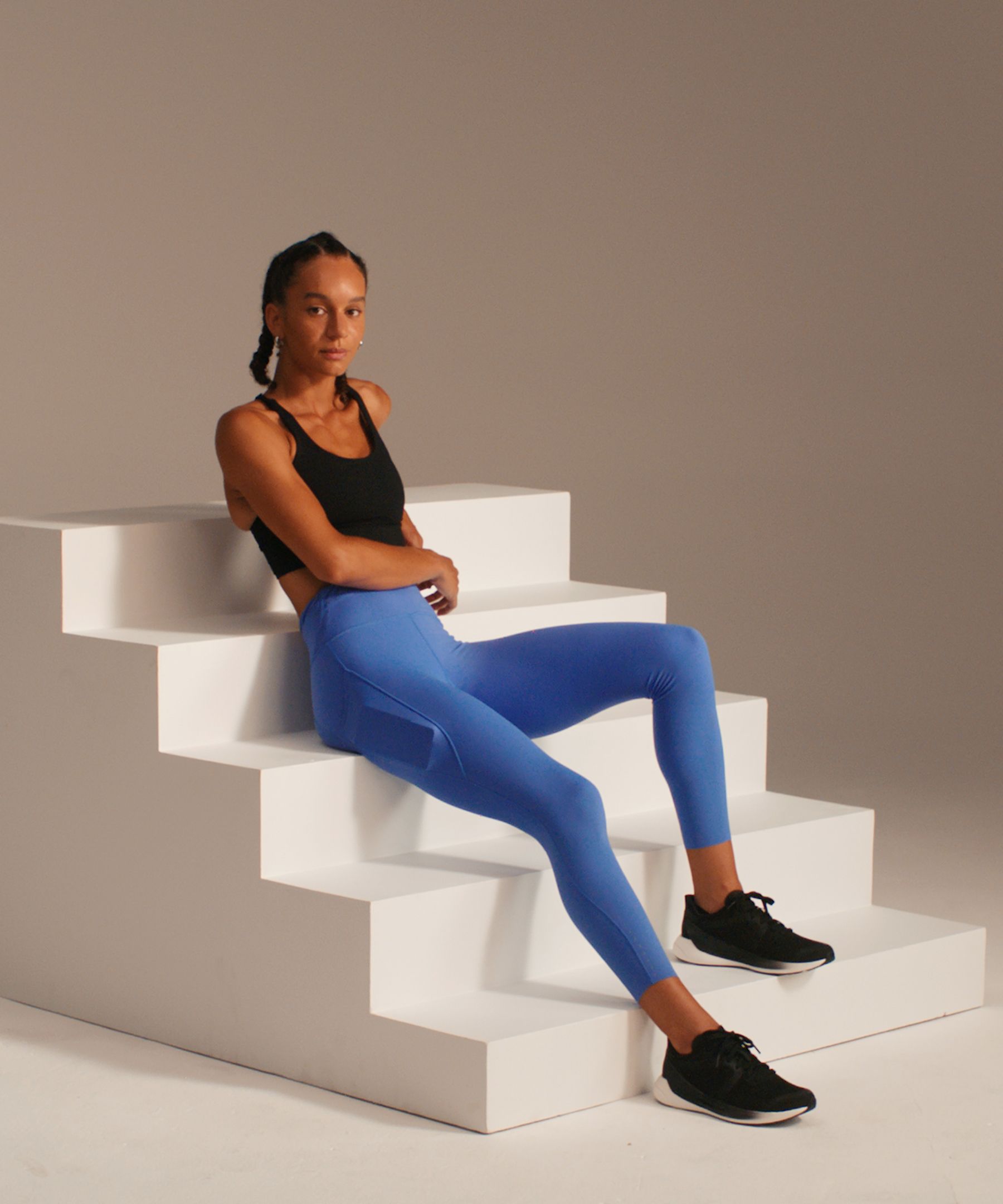 Woman wearing blue Lululemon leggings photo – Free Yoga Image on