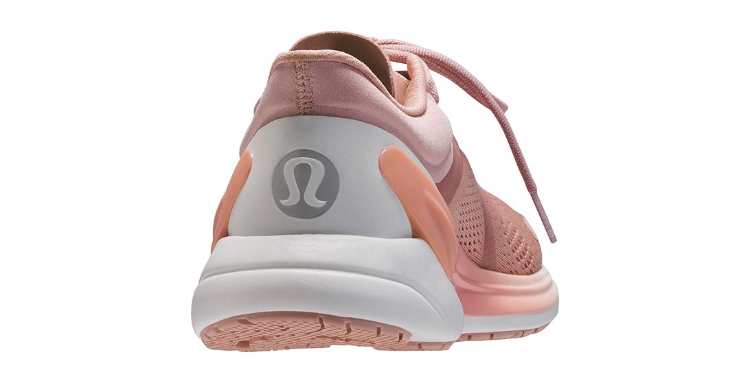 shoes on lululemon models 2020