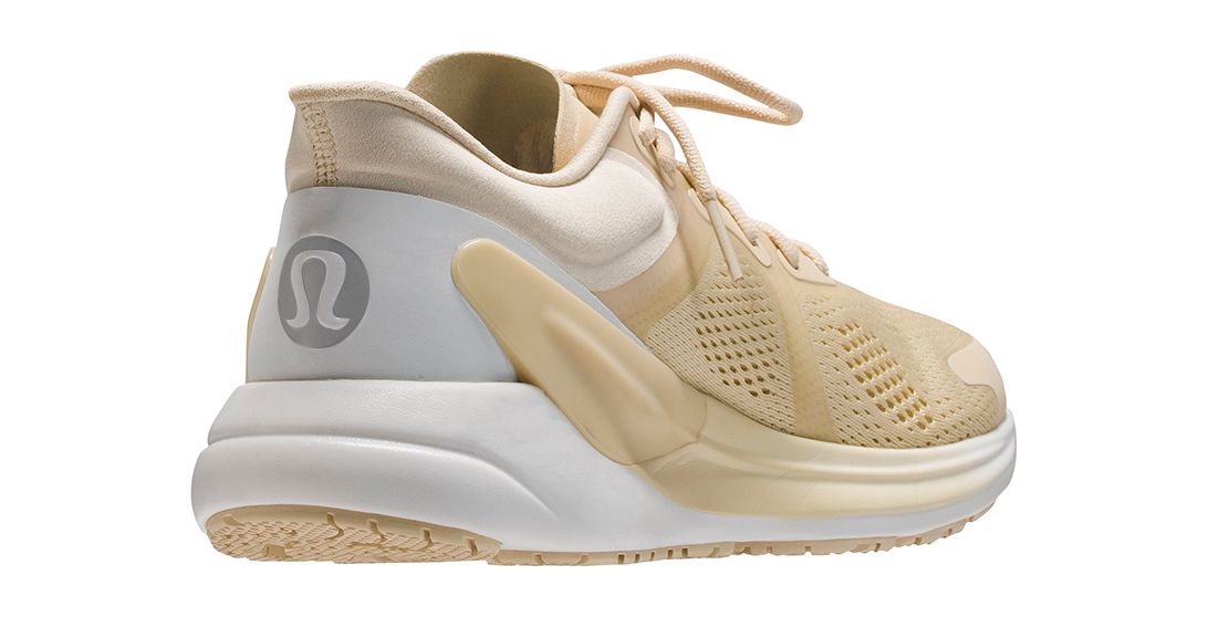 shoes on lululemon models 2020