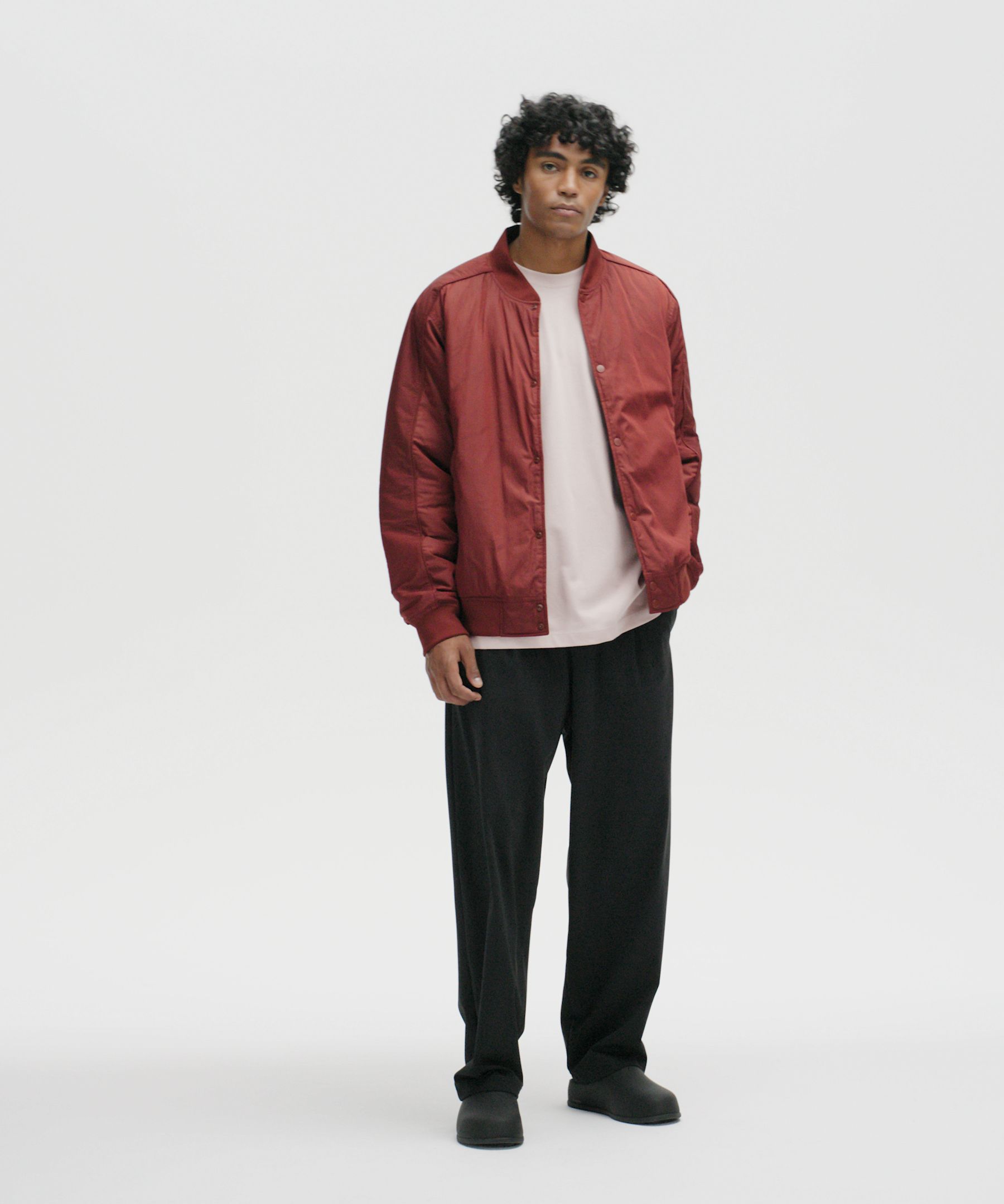 Men's Daydrift Relaxed-Fit Pleated Trouser Regular *No Belt Loops video preview