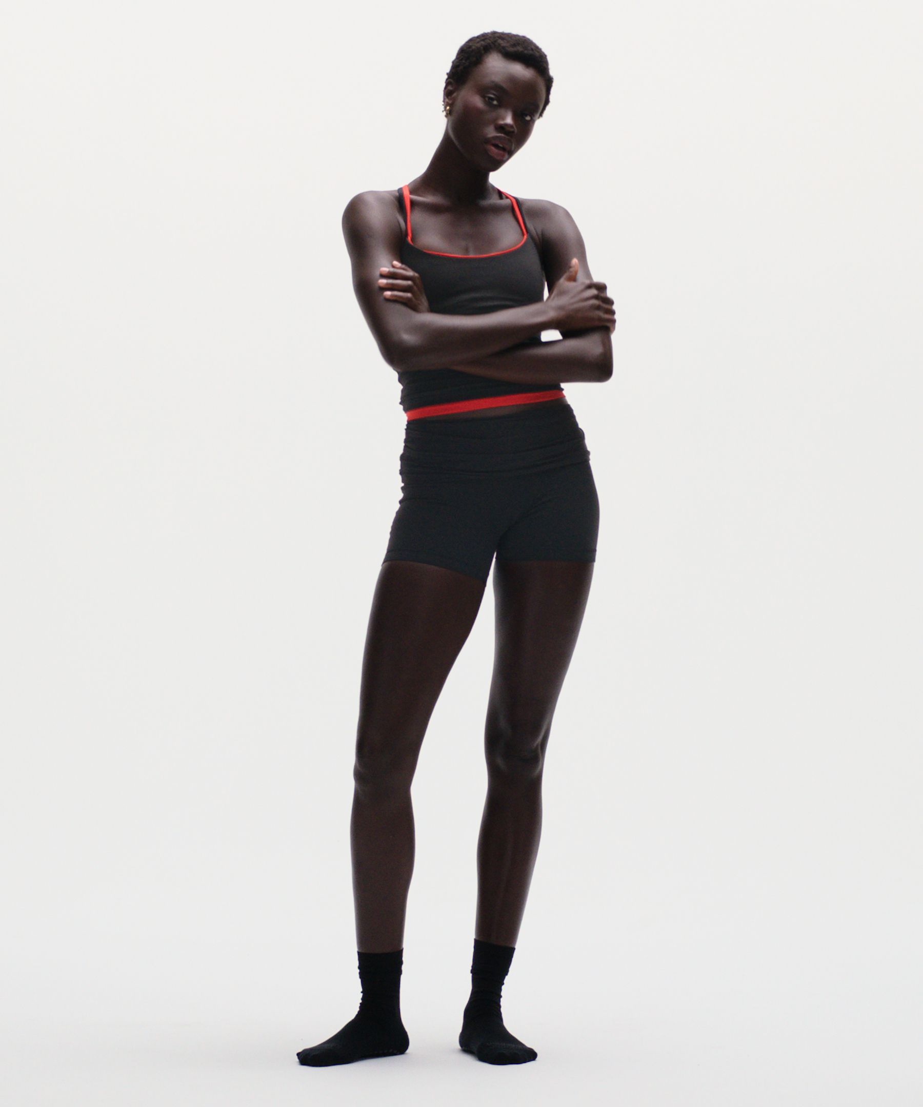 Groove Foldover Mid-Rise Short 4" video preview