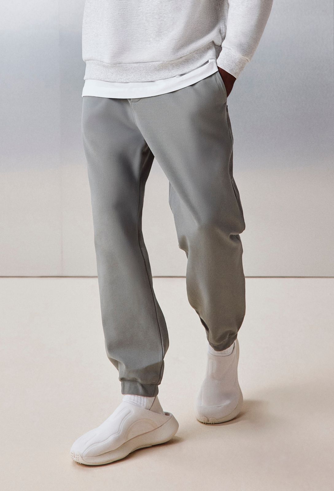 A person is wearing the Sojourn Jogger.