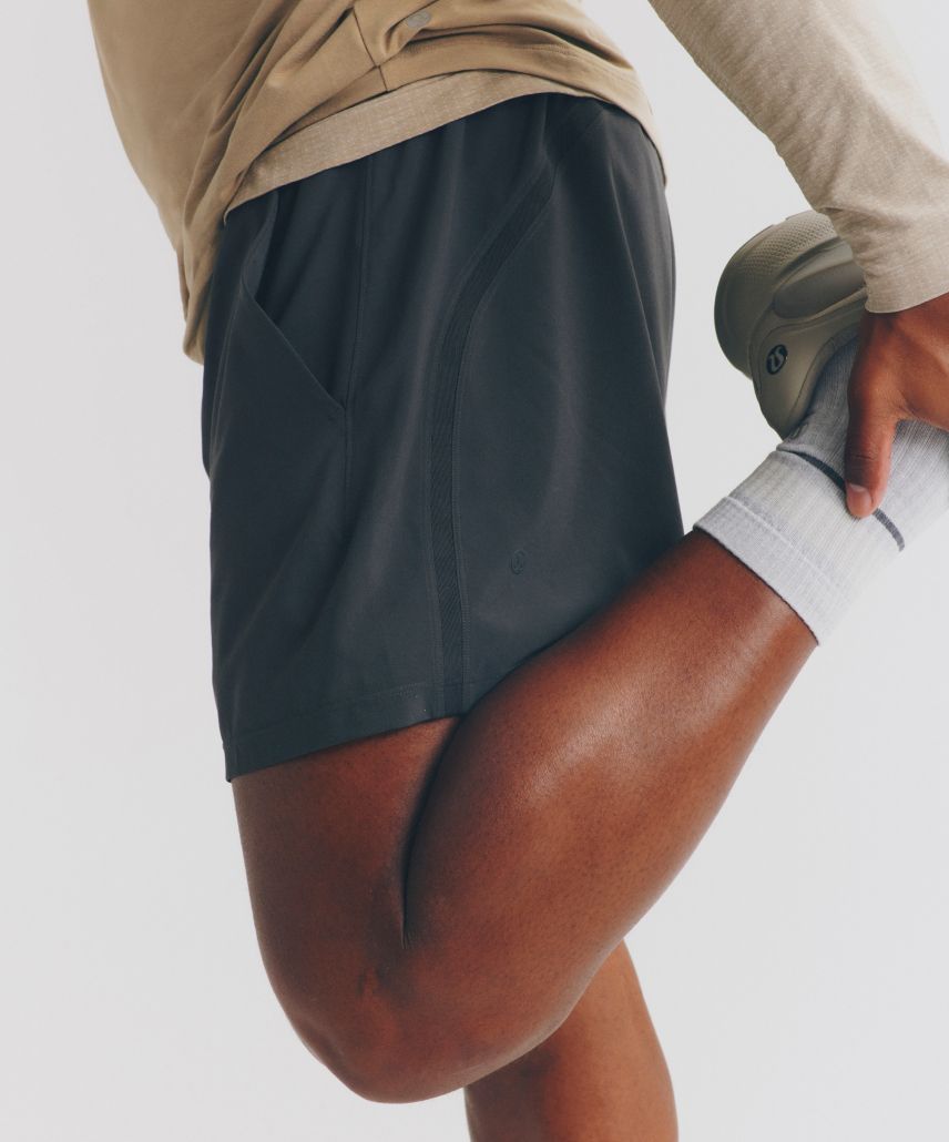 新品　lululemonルルレモン Pace Breaker ショーツ パンツ Pace Breaker インナーなしショーツ 股下9インチ | ショート