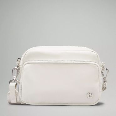 Everywhere Crossbody Bag 2L *Metal Hardware