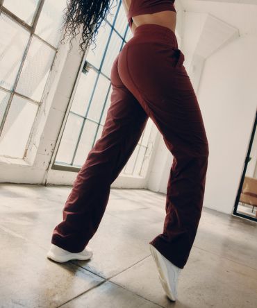 Dance Studio Mid-Rise Pant
Regular