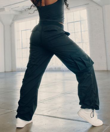 Dance Studio Relaxed-Fit MR Cargo Pant