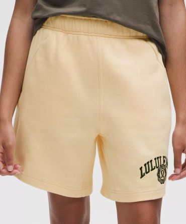 Scuba Mid-Rise Oversized Short 7 Graphic Butter Cream